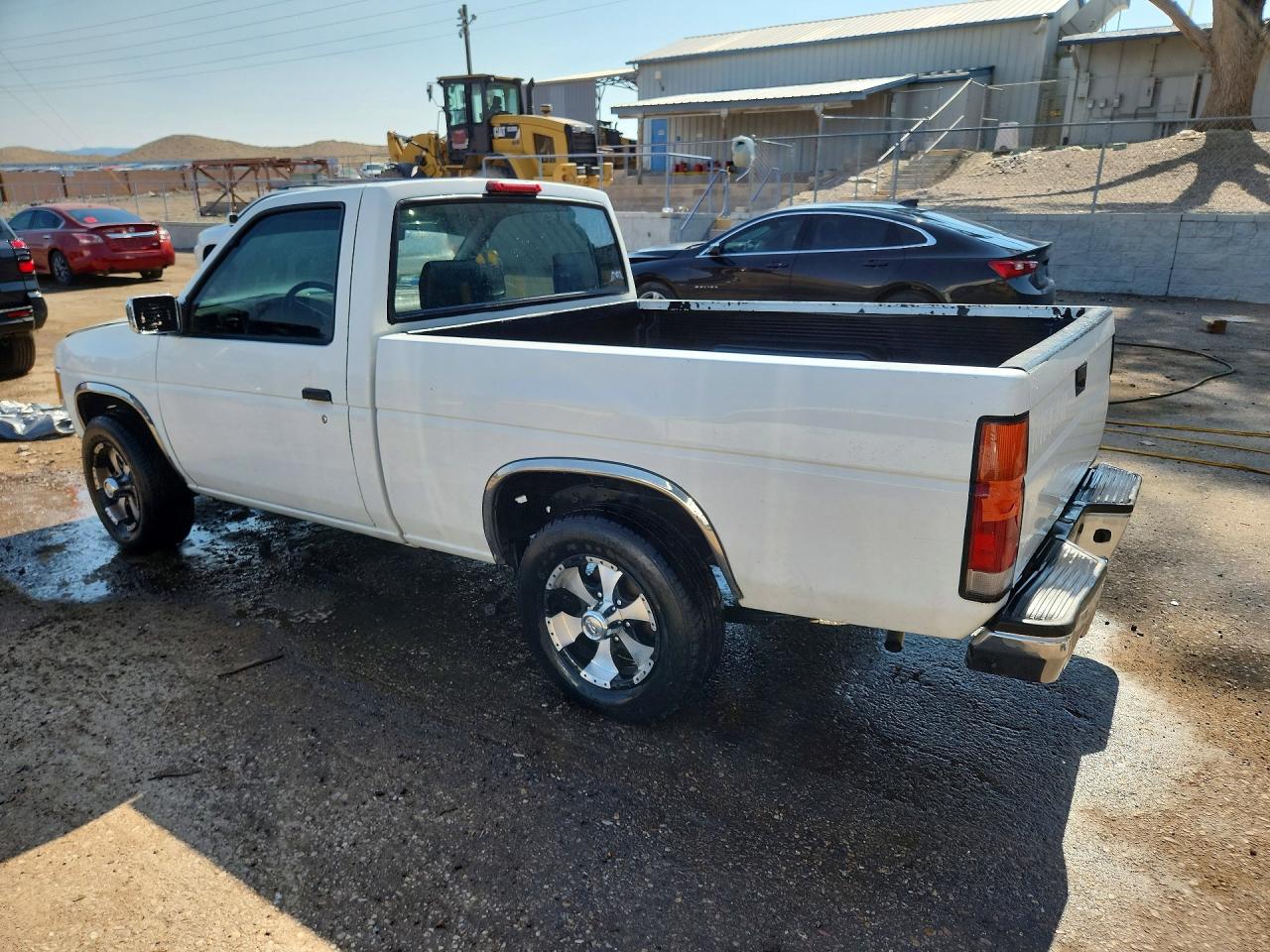 1995 Nissan Truck E/xe White vin: 1N6SD11S1SC467414