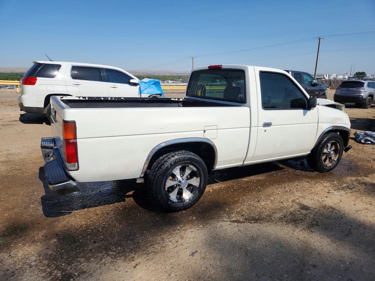 1995 Nissan Truck E/xe White vin: 1N6SD11S1SC467414