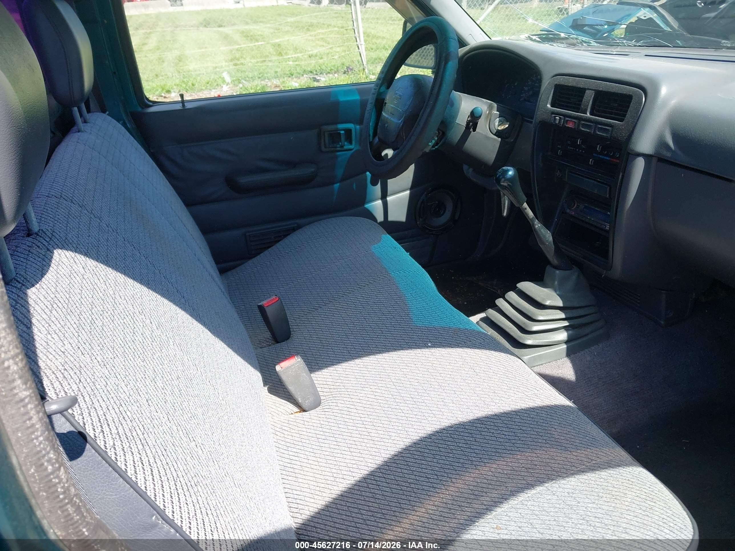1996 Nissan Truck Xe Green vin: 1N6SD11S1TC376340