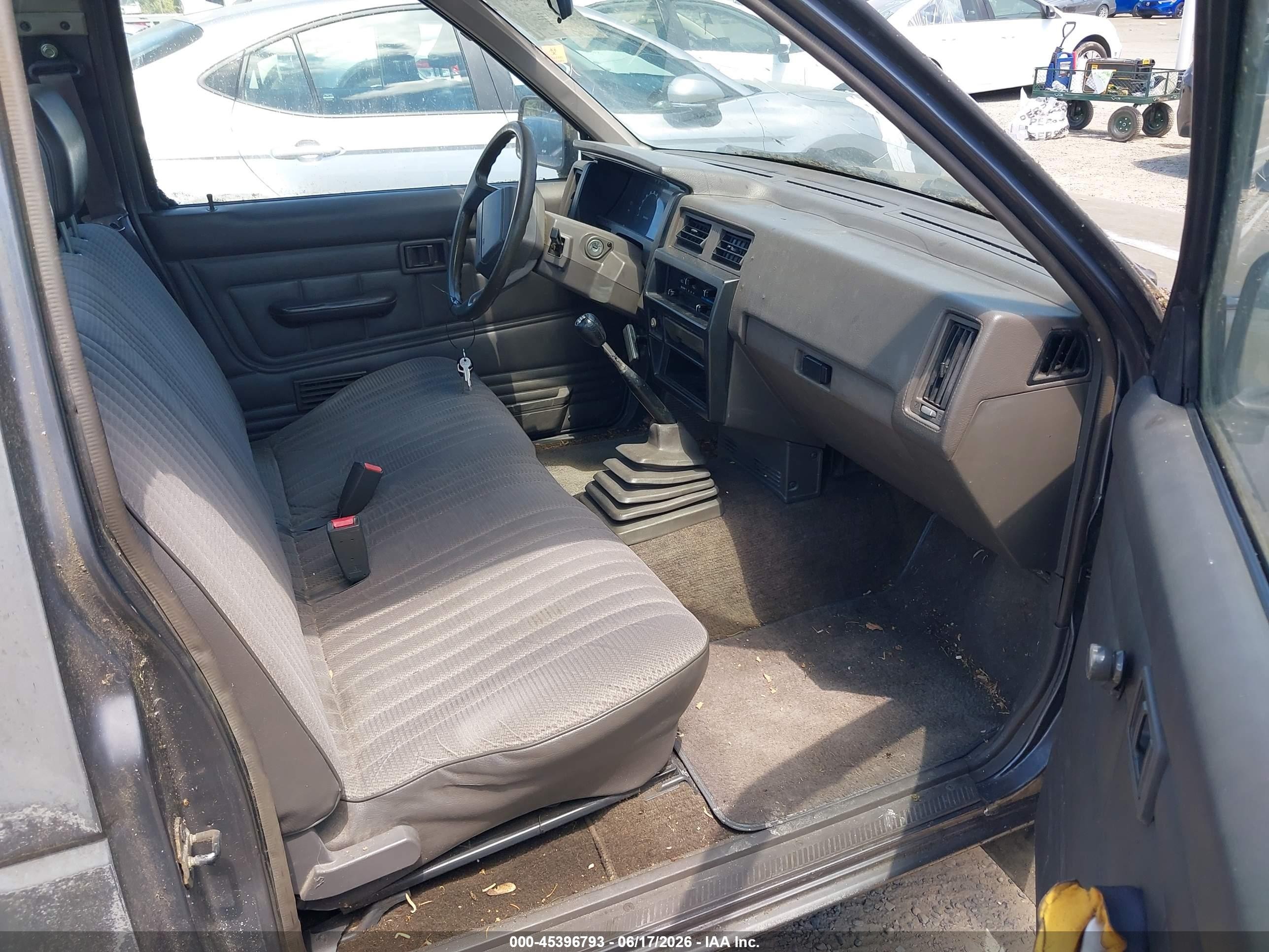 1990 Nissan D21 Short Bed Gray vin: 1N6SD11S2LC424931