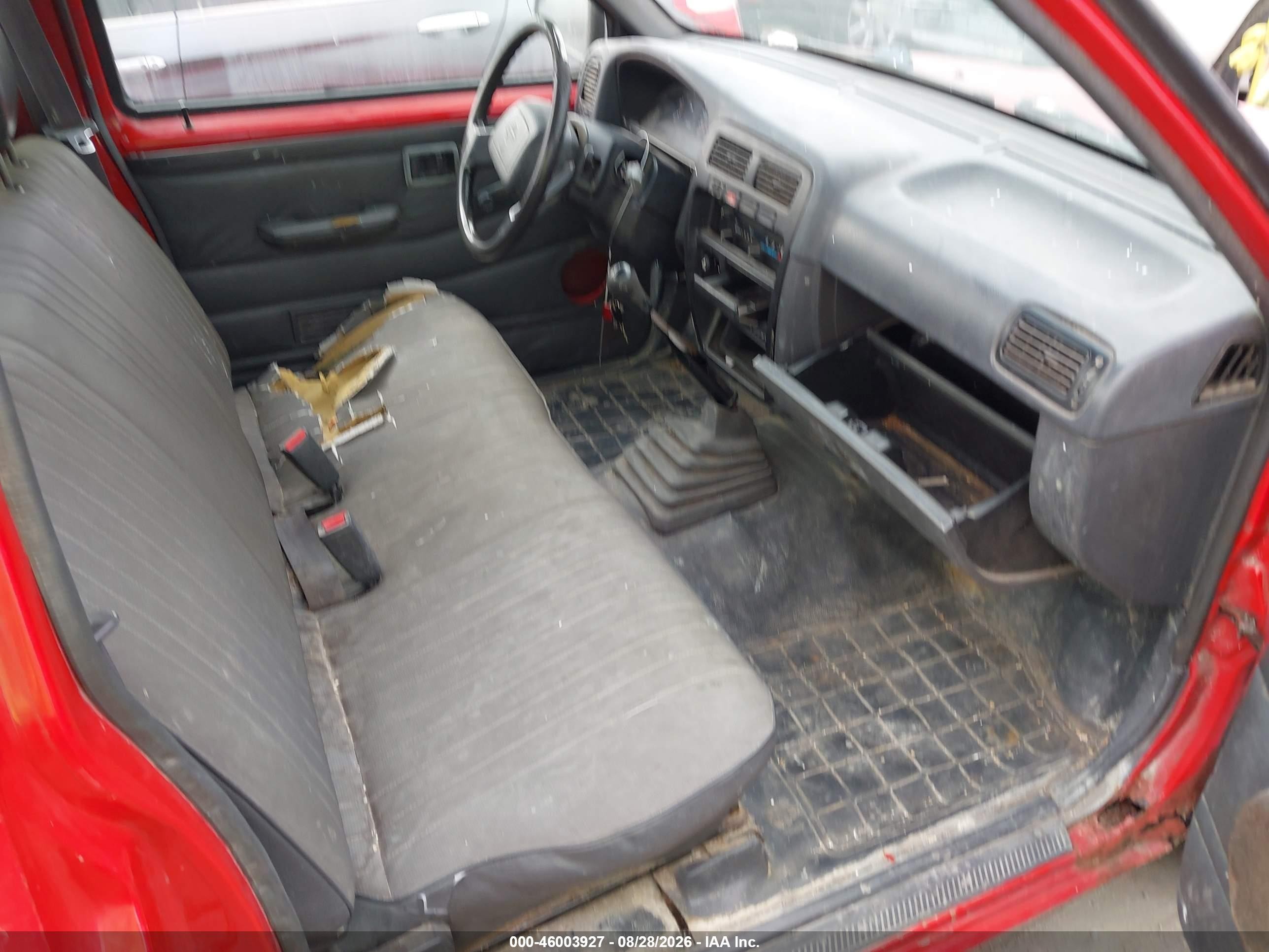 1995 Nissan Truck E/xe Red vin: 1N6SD11S2SC399253