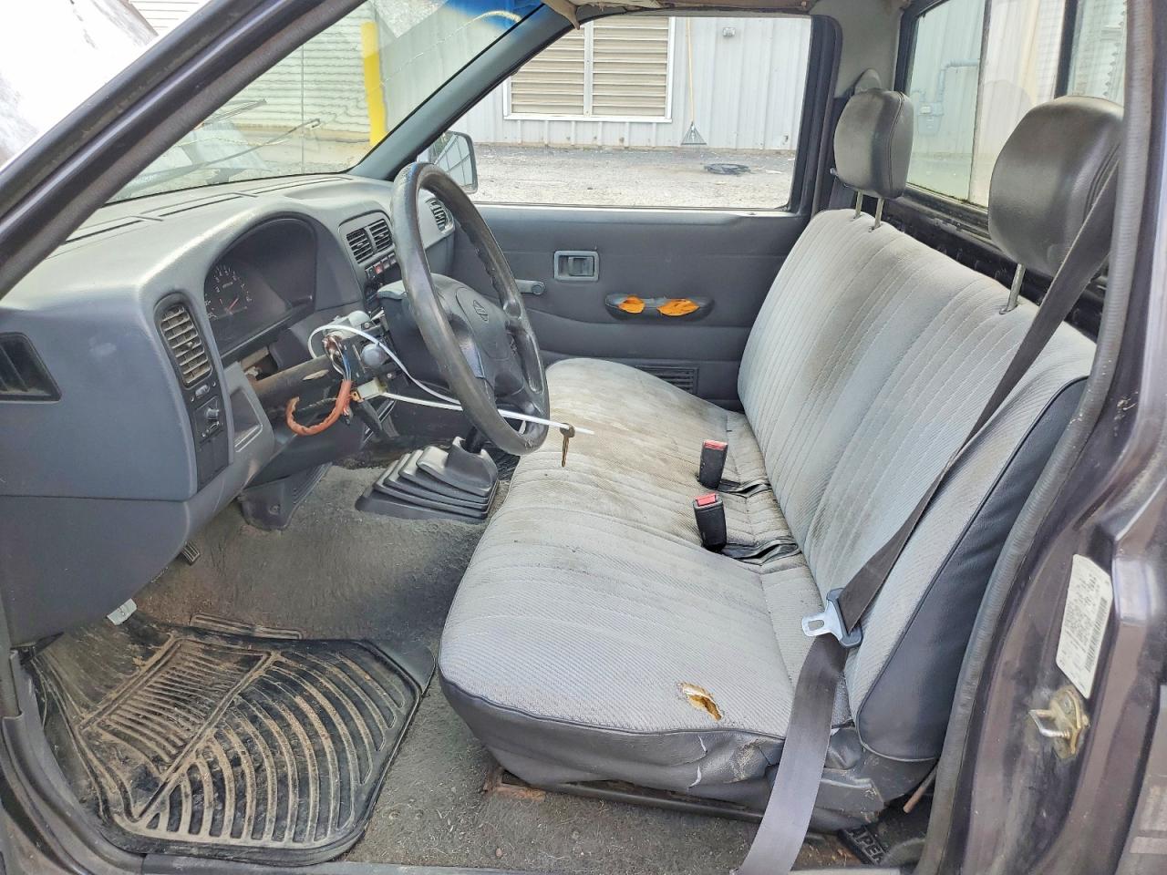 1995 Nissan Truck Base Серый vin: 1N6SD11S2SC417069