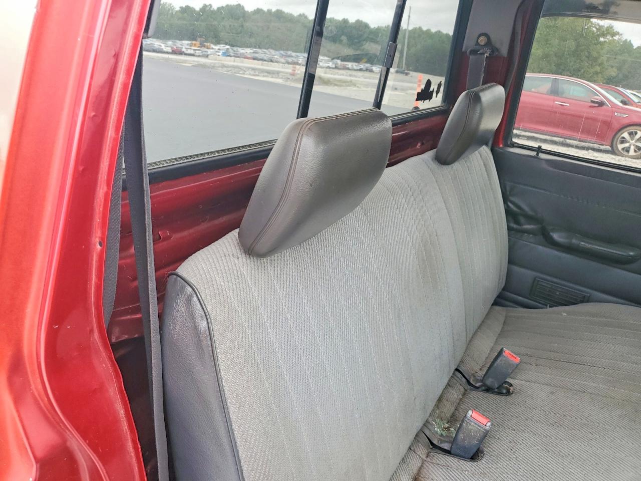 1995 Nissan Truck Base Red vin: 1N6SD11S2SC418822