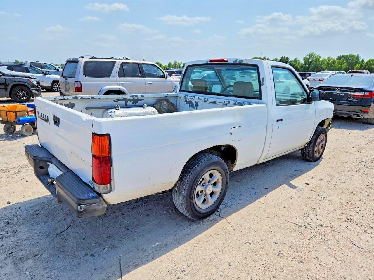 1996 Nissan Truck Base White vin: 1N6SD11S2TC382115
