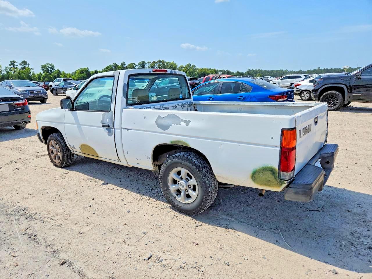 1996 Nissan Truck Base White vin: 1N6SD11S2TC382115