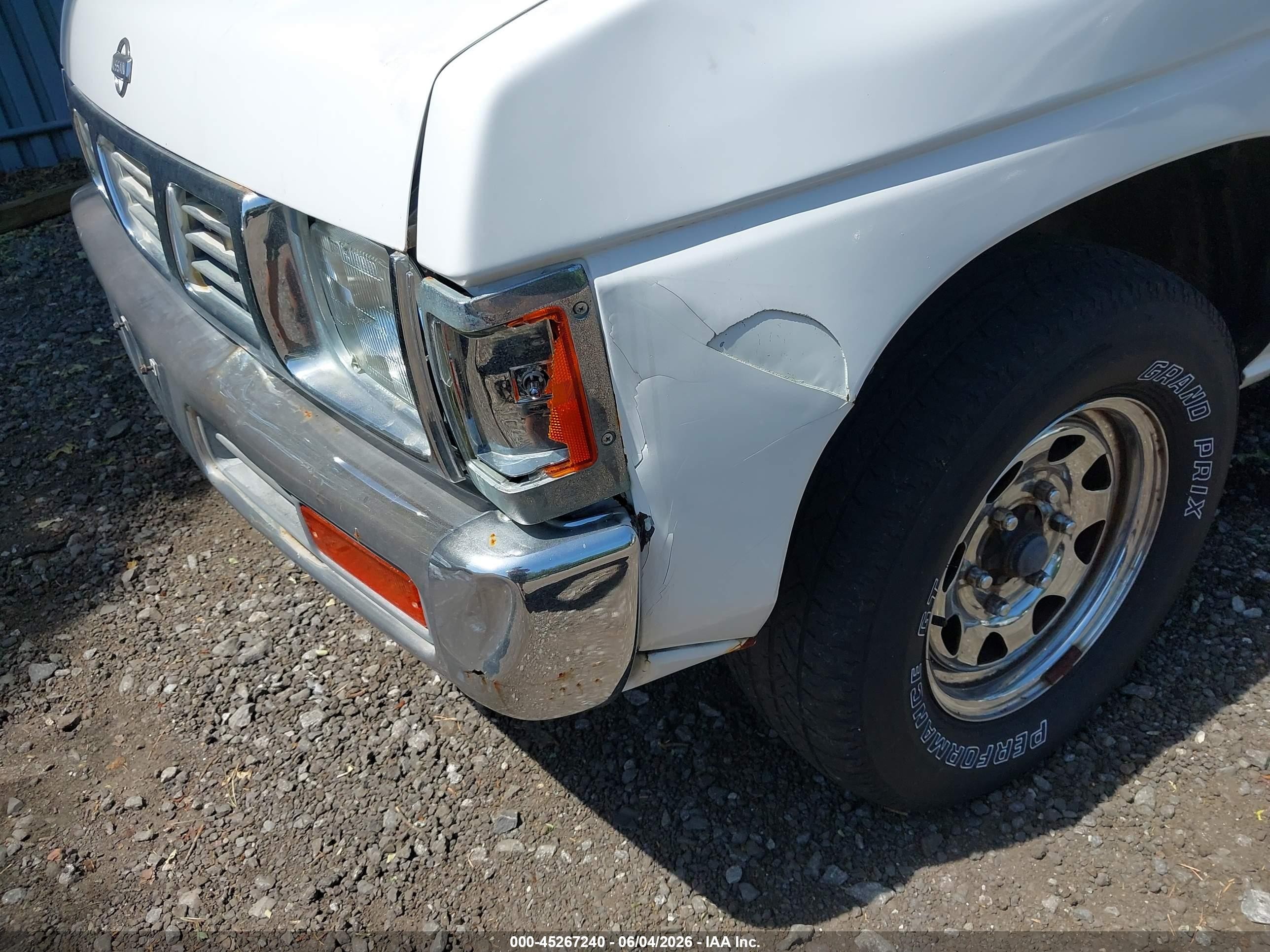 1995 Nissan Truck E/xe White vin: 1N6SD11S3SC377231