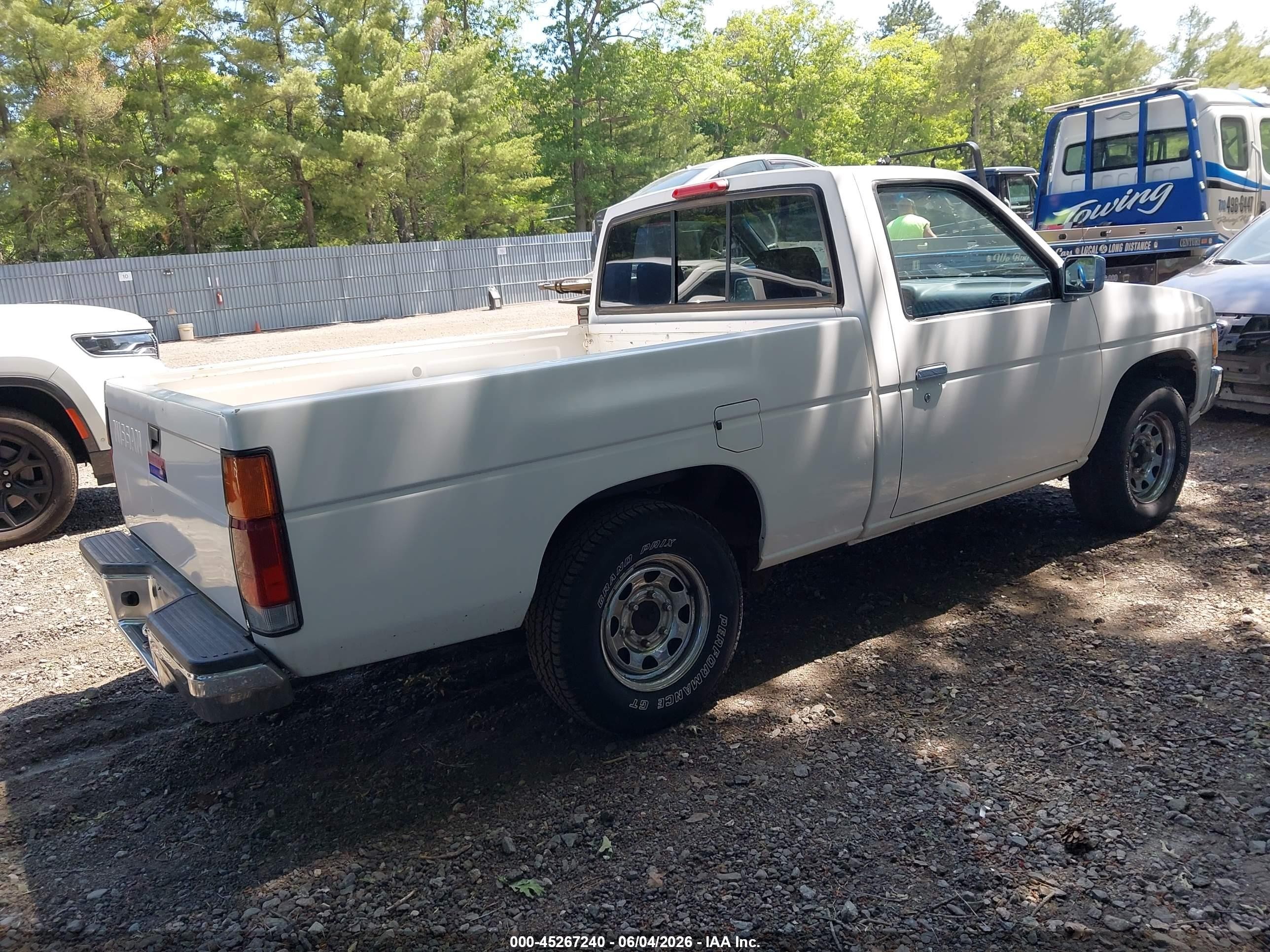 1995 Nissan Truck E/xe White vin: 1N6SD11S3SC377231