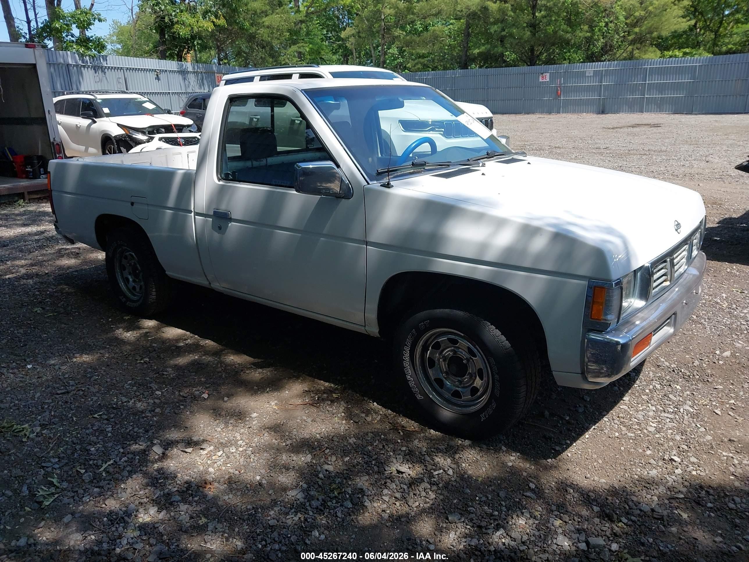 1995 Nissan Truck E/xe White vin: 1N6SD11S3SC377231