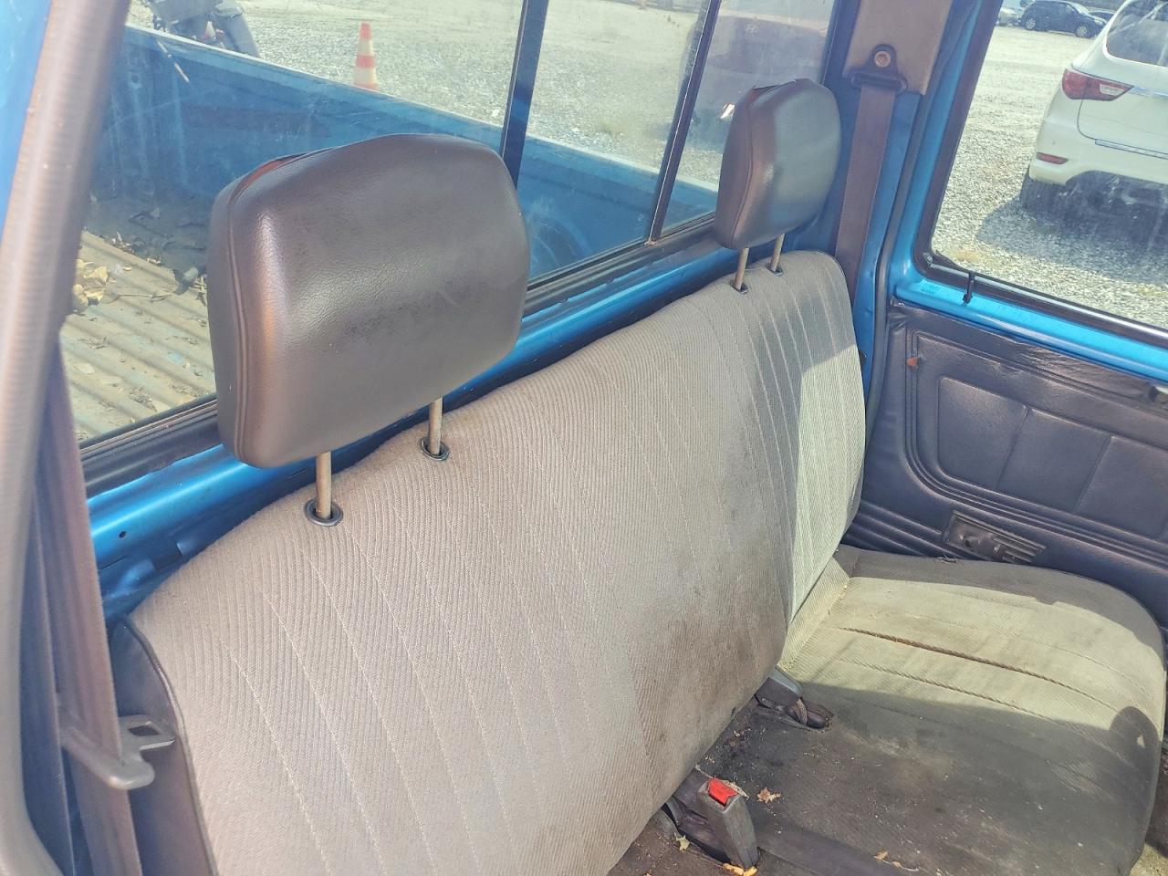 1995 Nissan Truck Base Blue vin: 1N6SD11S3SC406422