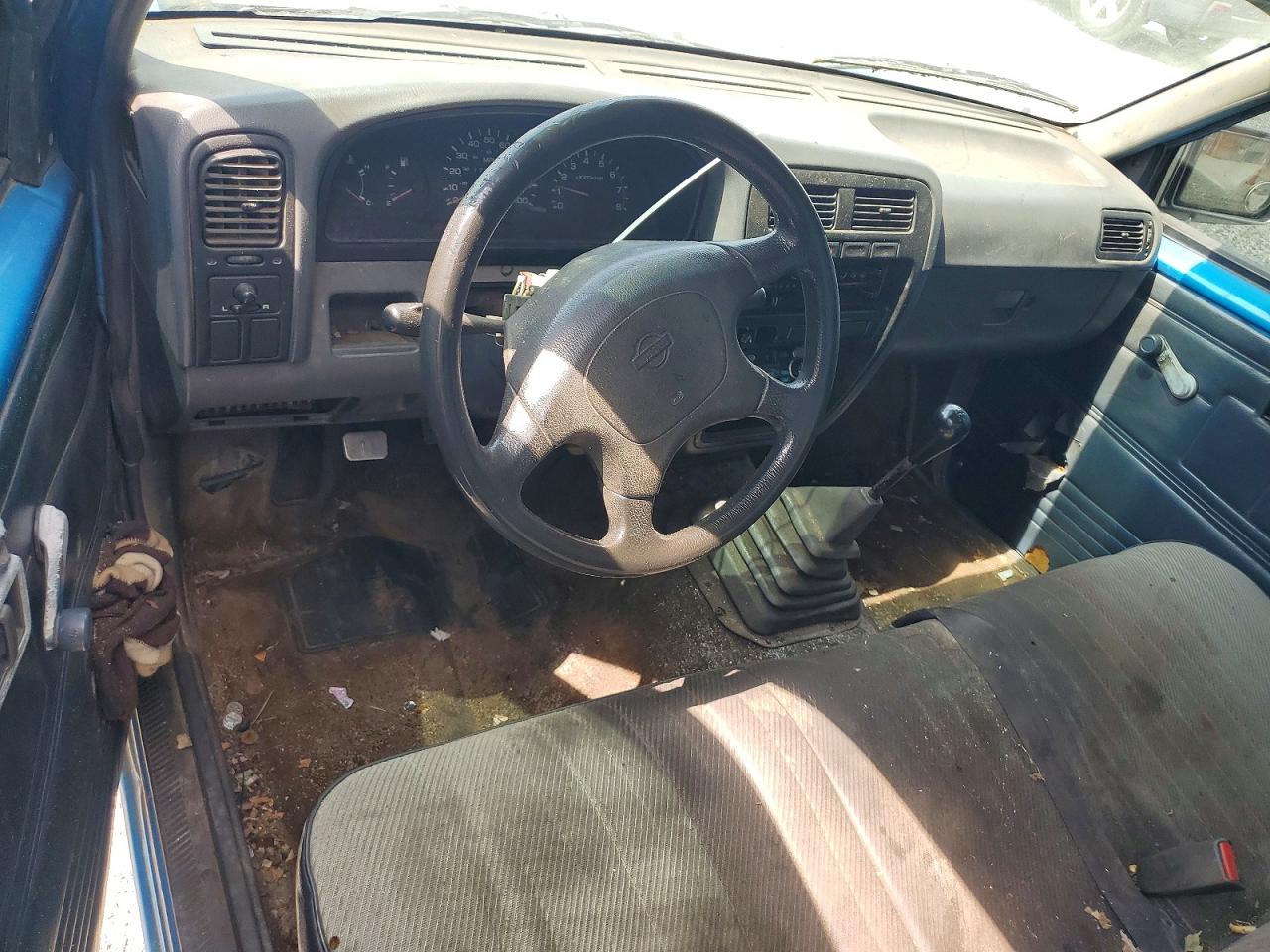 1995 Nissan Truck Base Blue vin: 1N6SD11S3SC406422