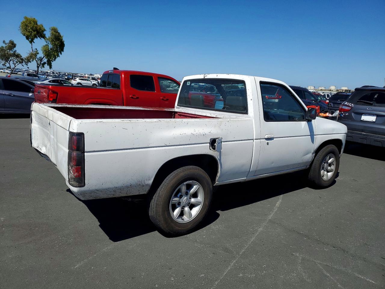 1996 Nissan Truck Base White vin: 1N6SD11S3TC377540
