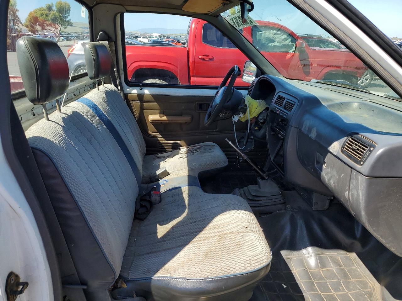 1996 Nissan Truck Base White vin: 1N6SD11S3TC377540