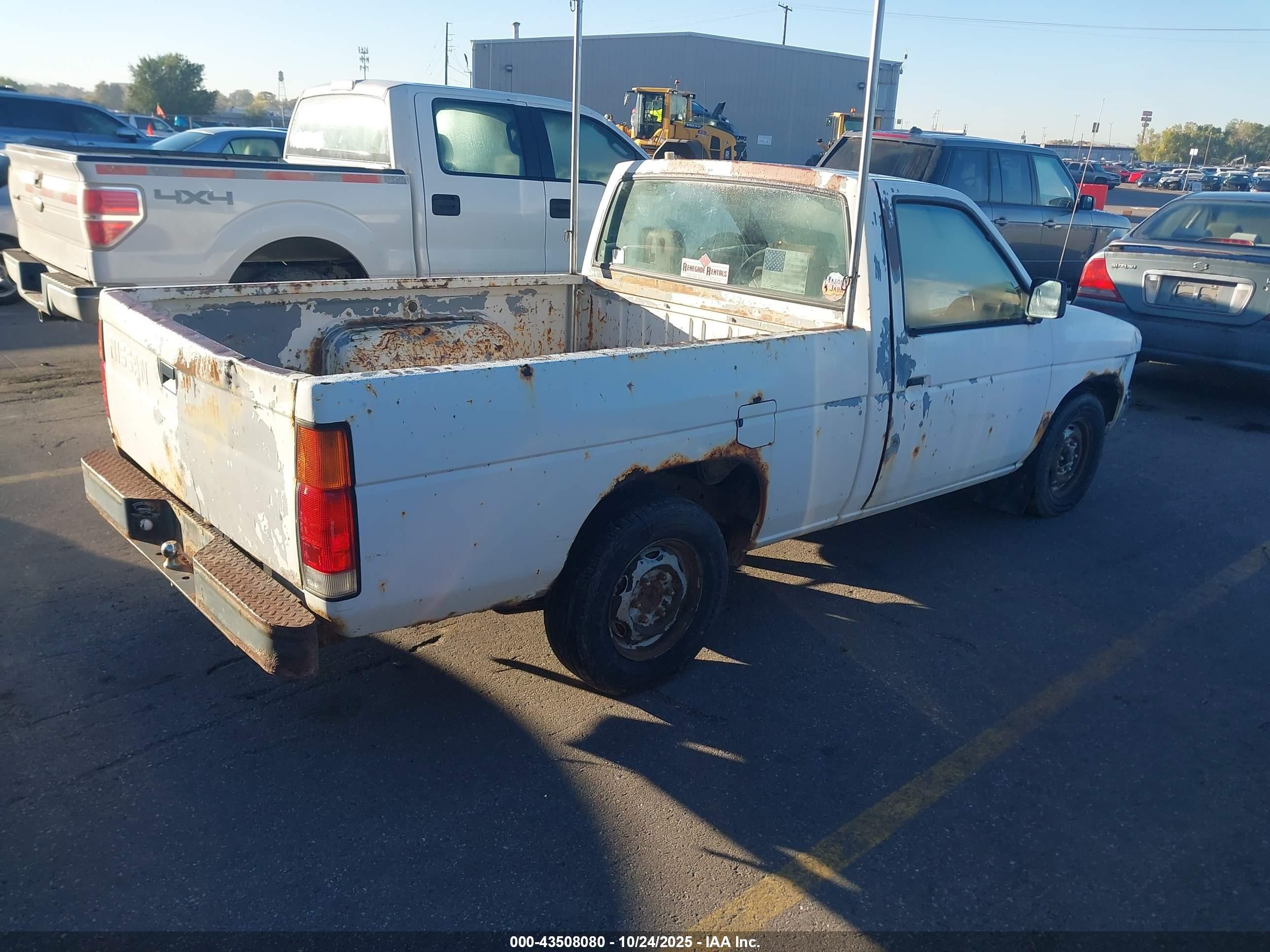 1990 Nissan D21 Short Bed White vin: 1N6SD11S4LC350539