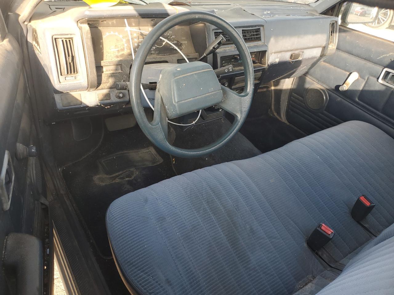 1991 Nissan Truck Short Wheelbase Silver vin: 1N6SD11S4MC306509