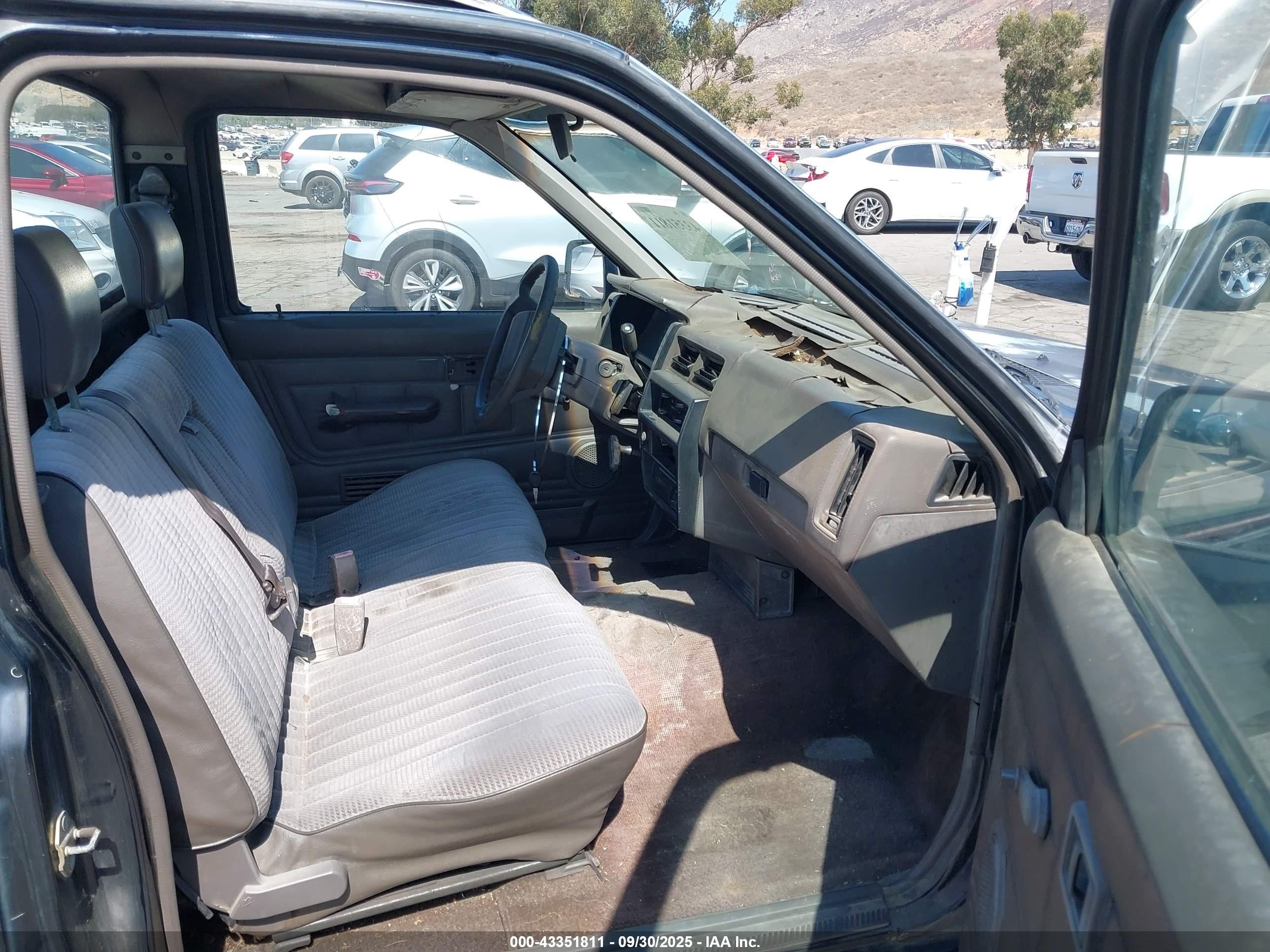 1991 Nissan Truck Short Wheelbase Black vin: 1N6SD11S4MC402687