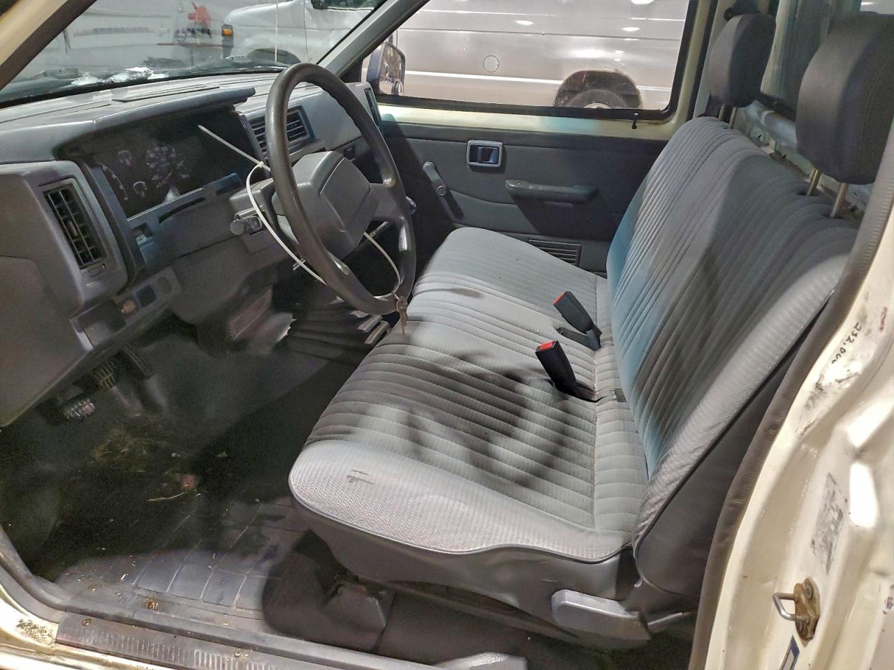 1993 Nissan Truck Short Wheelbase Белый vin: 1N6SD11S4PC326540