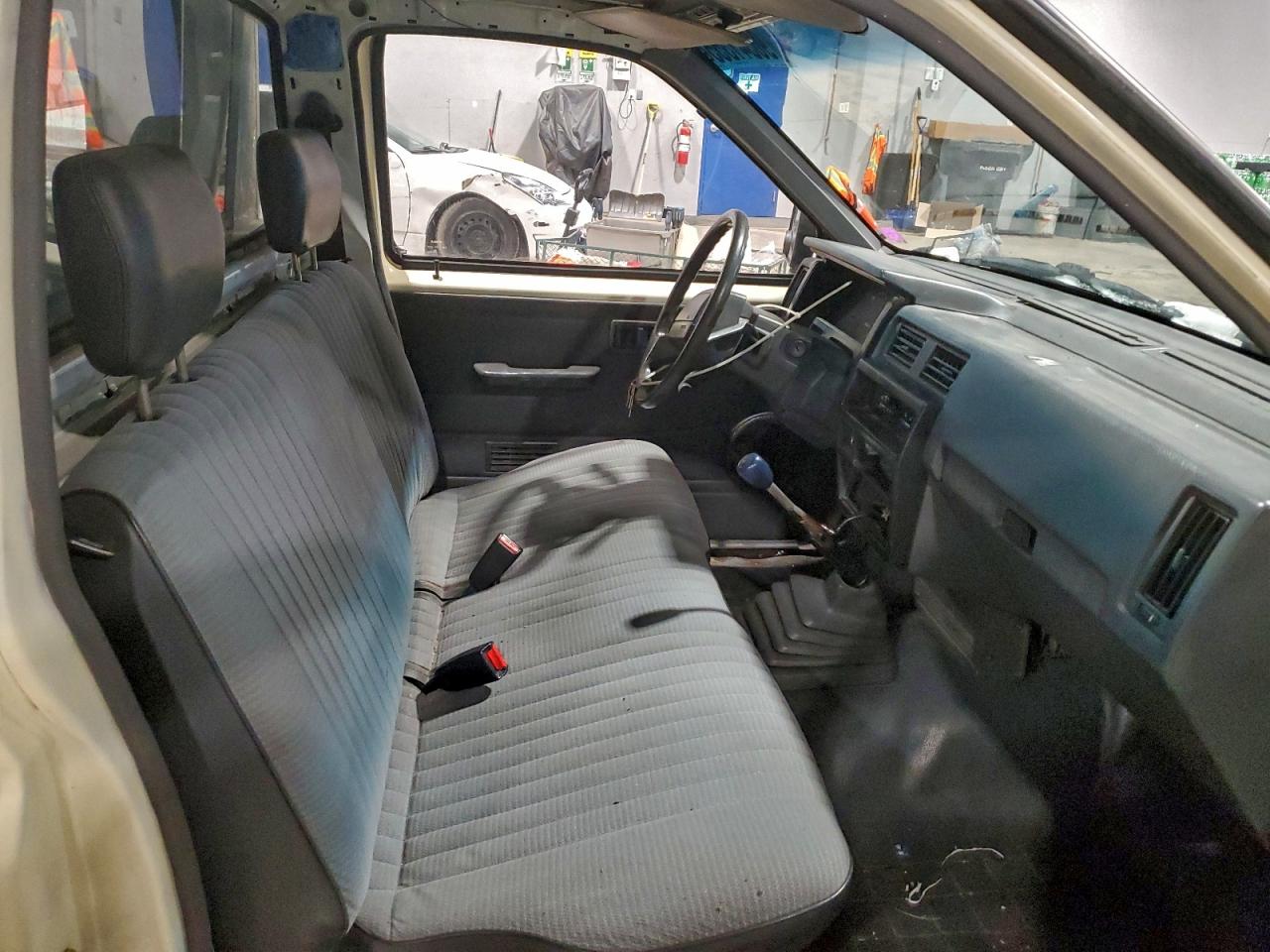 1993 Nissan Truck Short Wheelbase Белый vin: 1N6SD11S4PC326540