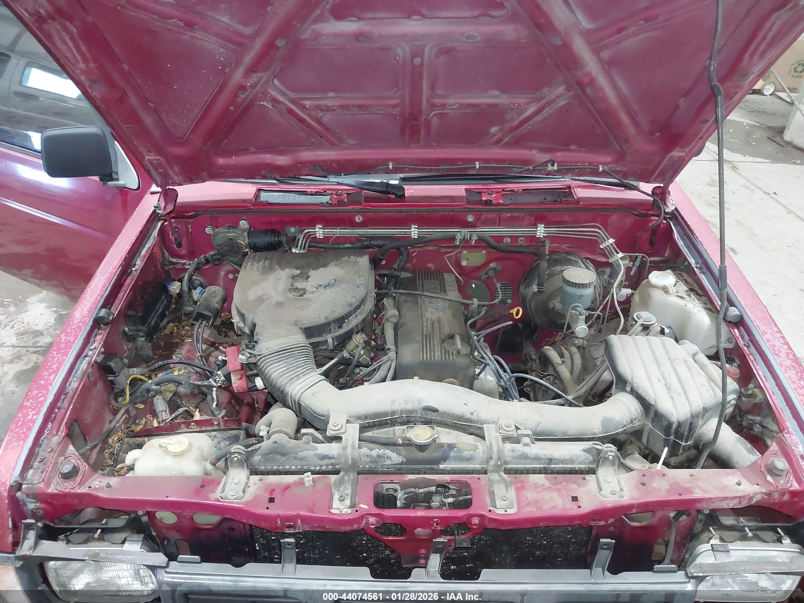 1993 Nissan Truck Short Wheelbase Красный vin: 1N6SD11S4PC368318
