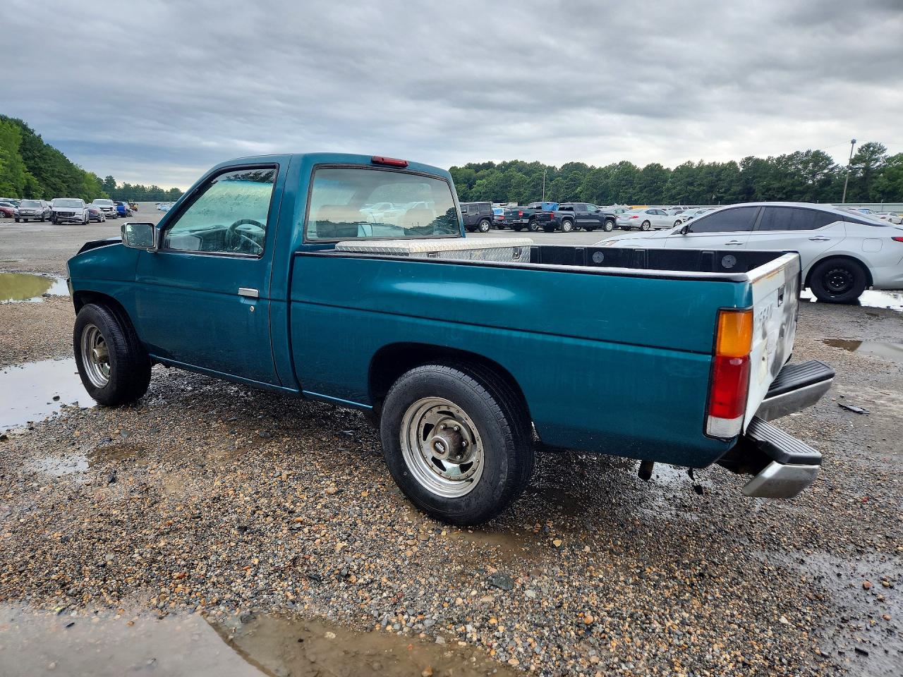1995 Nissan Truck E/xe Teal vin: 1N6SD11S4SC470985