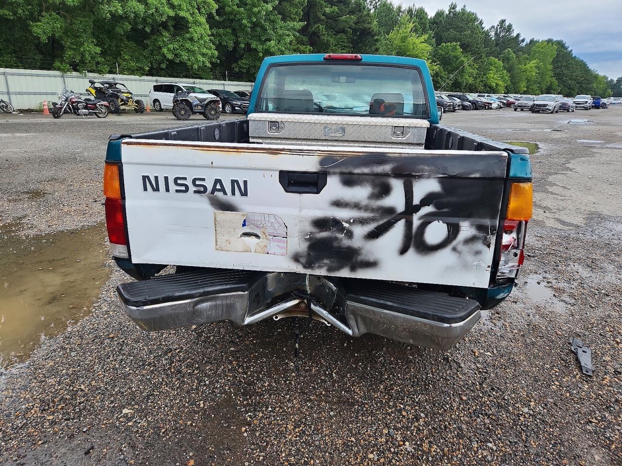 1995 Nissan Truck E/xe Teal vin: 1N6SD11S4SC470985
