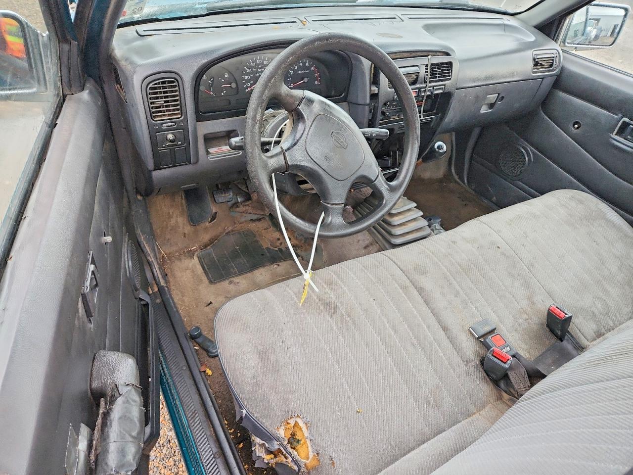 1995 Nissan Truck E/xe Teal vin: 1N6SD11S4SC470985