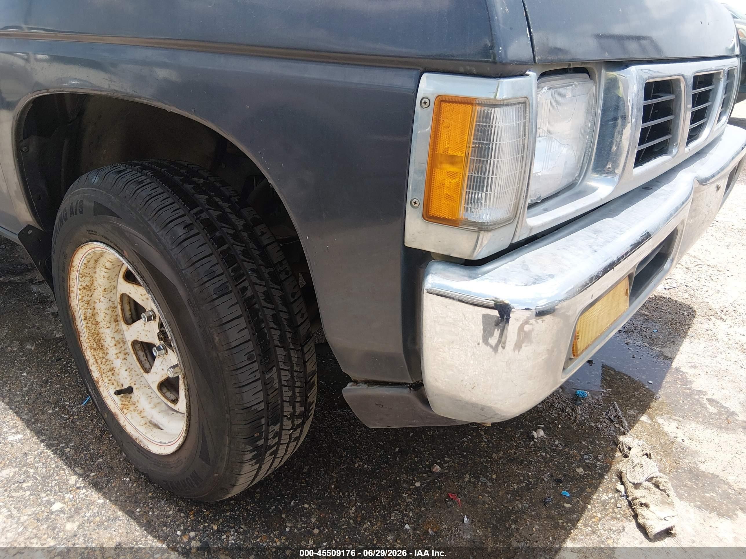 1996 Nissan Truck Xe Black vin: 1N6SD11S4TC320456
