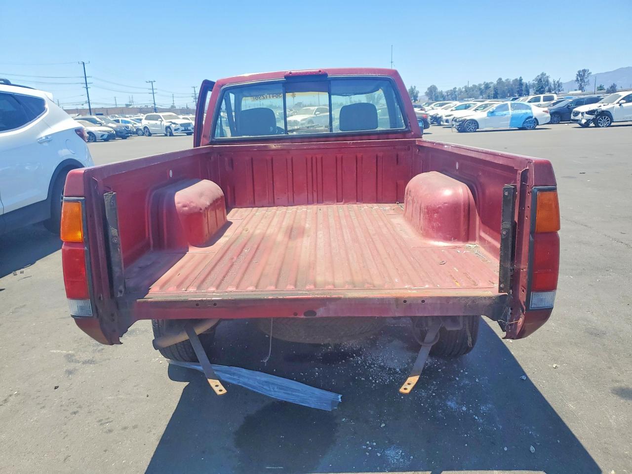 1996 Nissan Truck Base Red vin: 1N6SD11S4TC389860