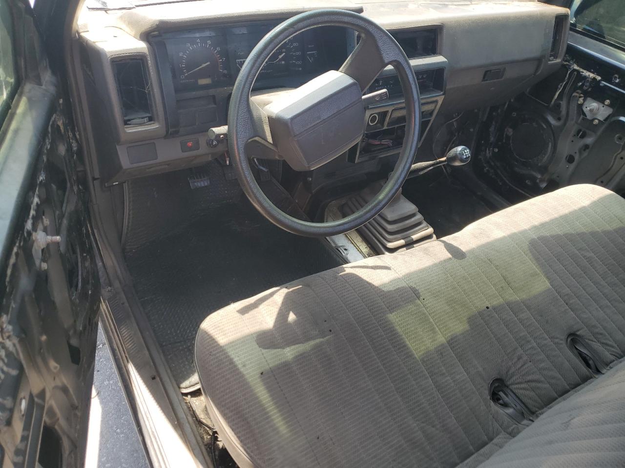 1990 Nissan D21 Short Bed Black vin: 1N6SD11S5LC350520