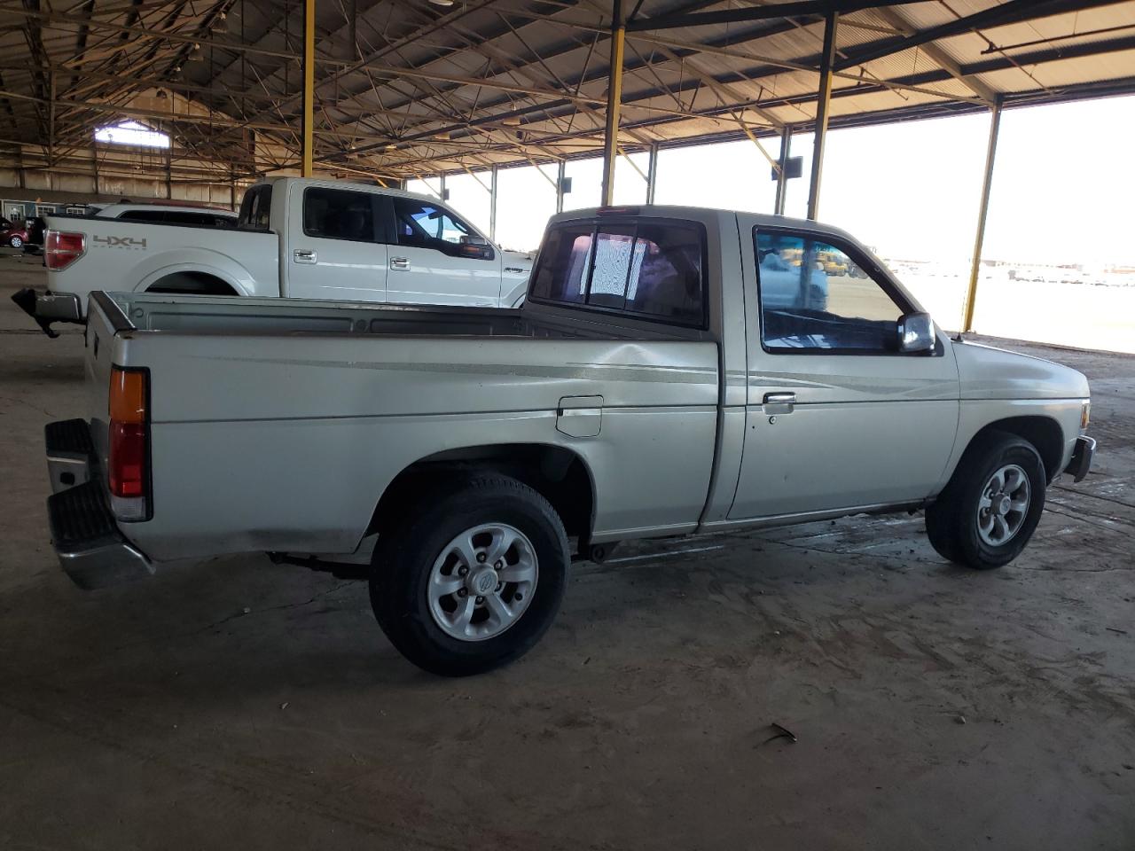 1997 Nissan Truck Base Серебряный vin: 1N6SD11S5VC359382