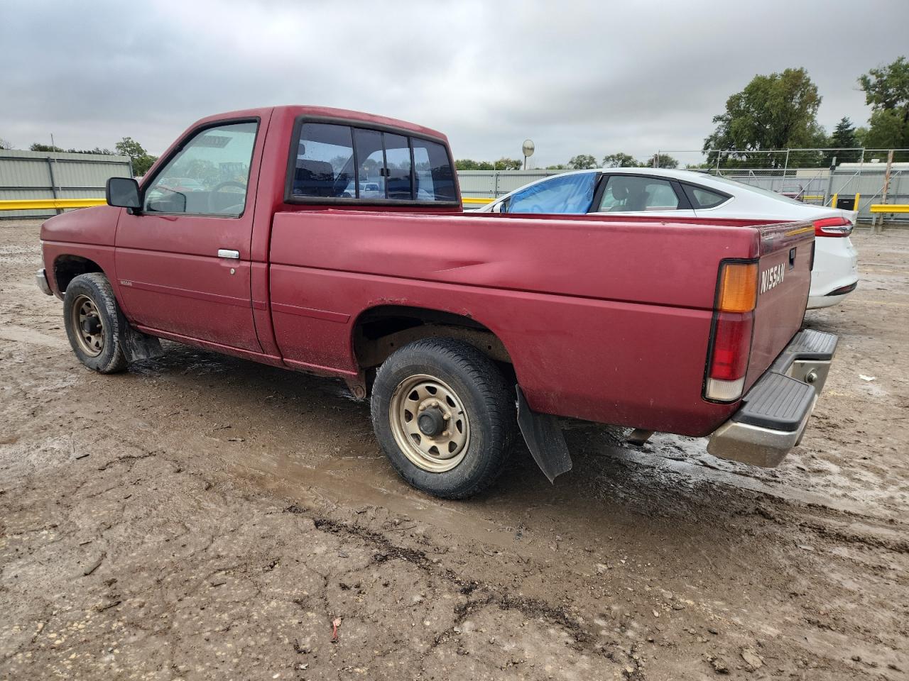 1990 Nissan D21 Short Bed Red vin: 1N6SD11S6LC370064