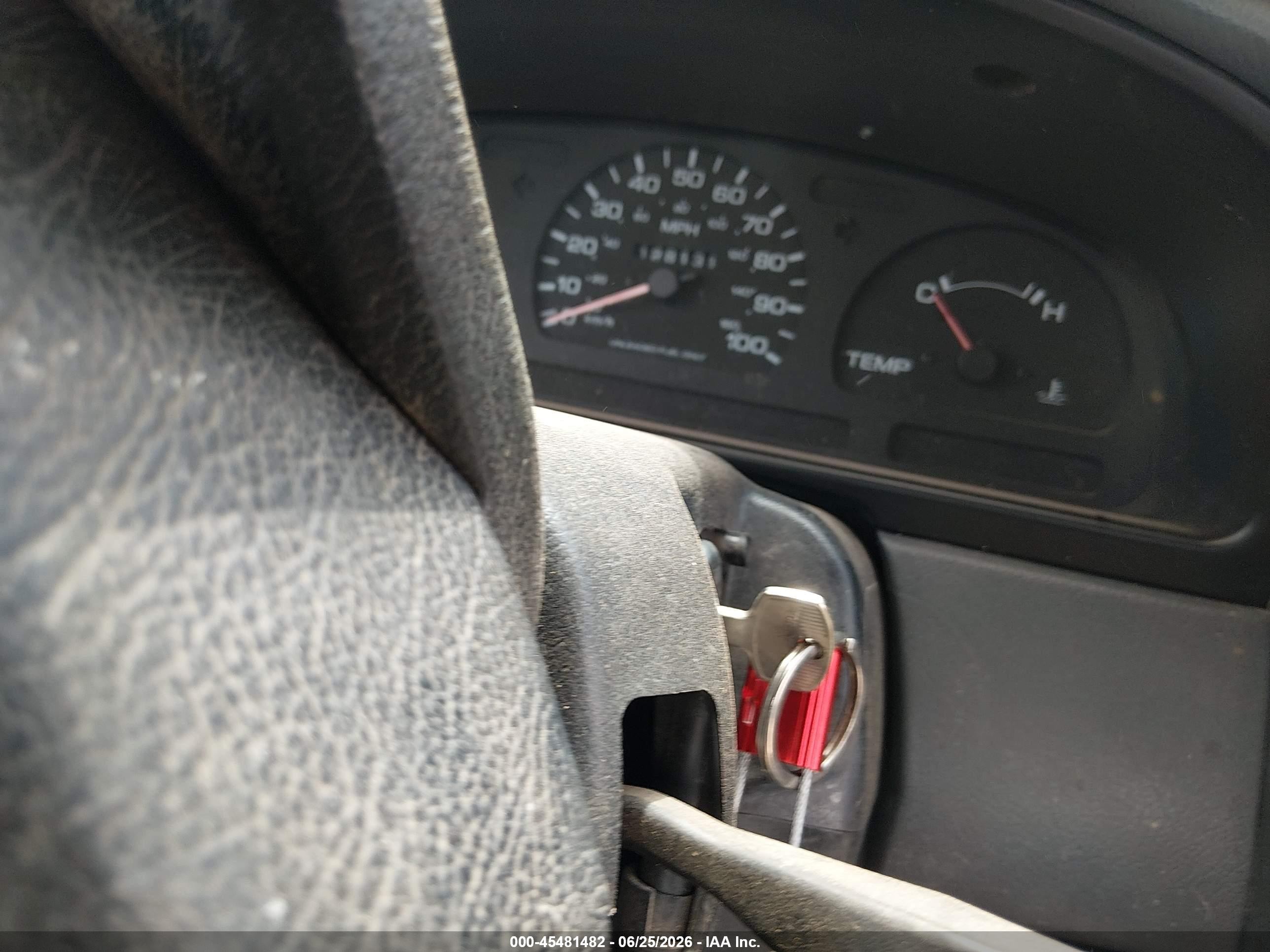 1995 Nissan Truck E/xe Red vin: 1N6SD11S6SC341226