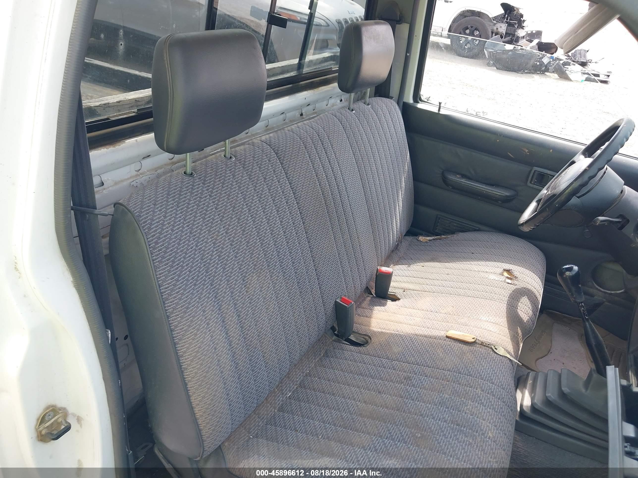 1996 Nissan Truck Xe White vin: 1N6SD11S6TC320796