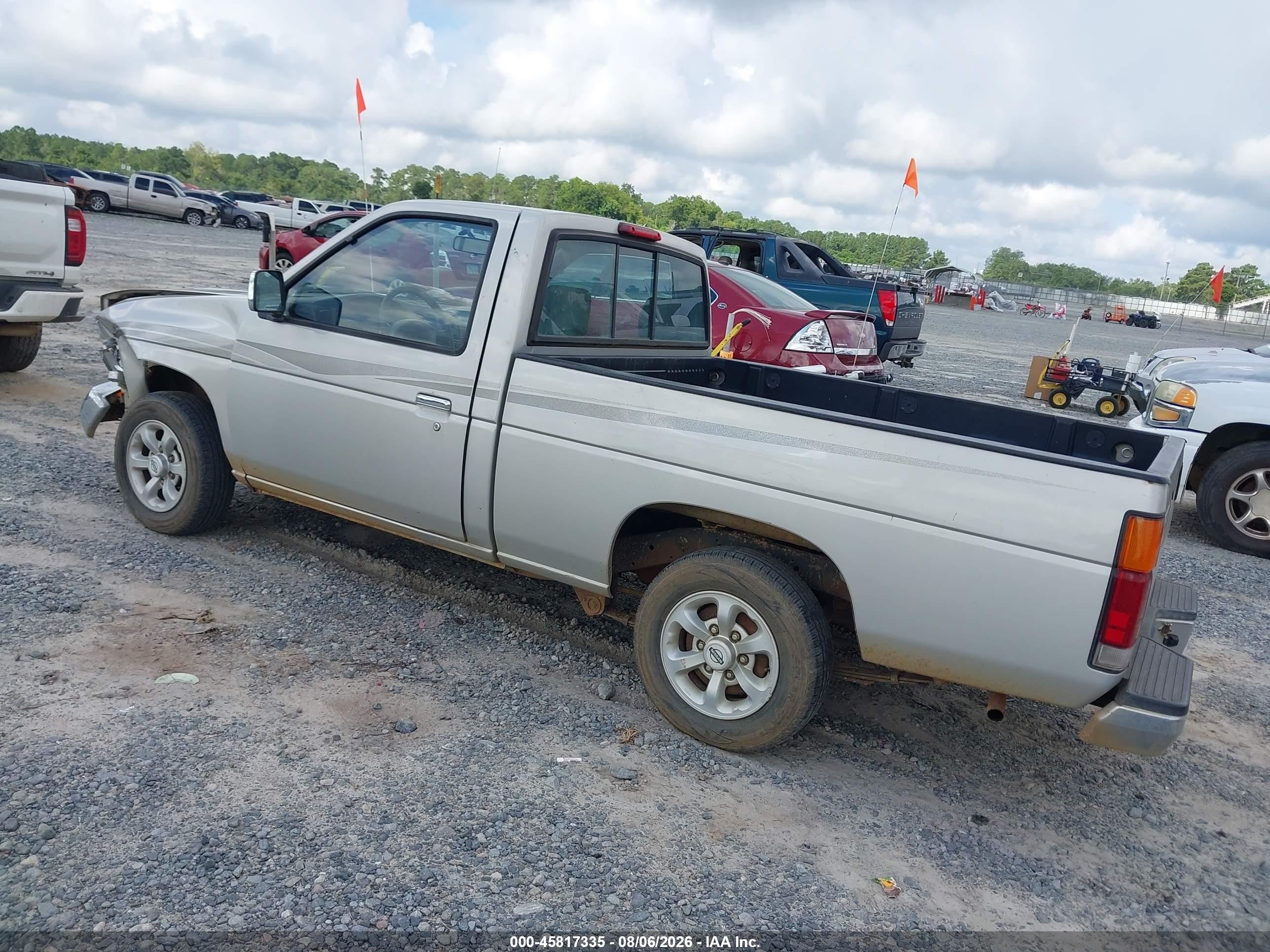 1997 Nissan 4x2 Truck Xe Silver vin: 1N6SD11S6VC425261