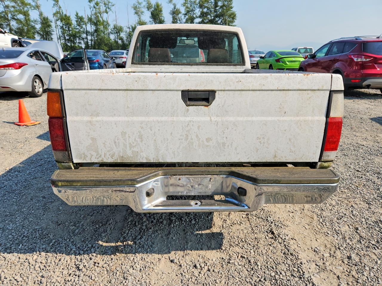 1993 Nissan Truck Short Wheelbase White vin: 1N6SD11S7PC328007