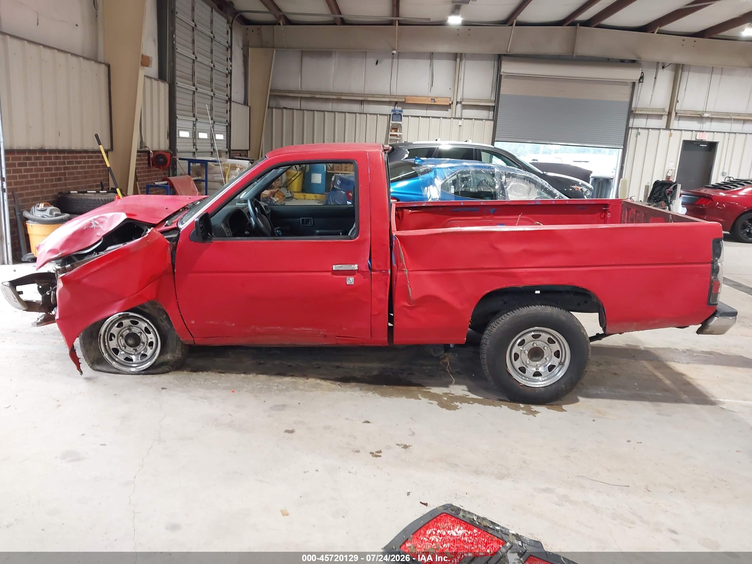 1995 Nissan Truck E/xe Red vin: 1N6SD11S7SC310065