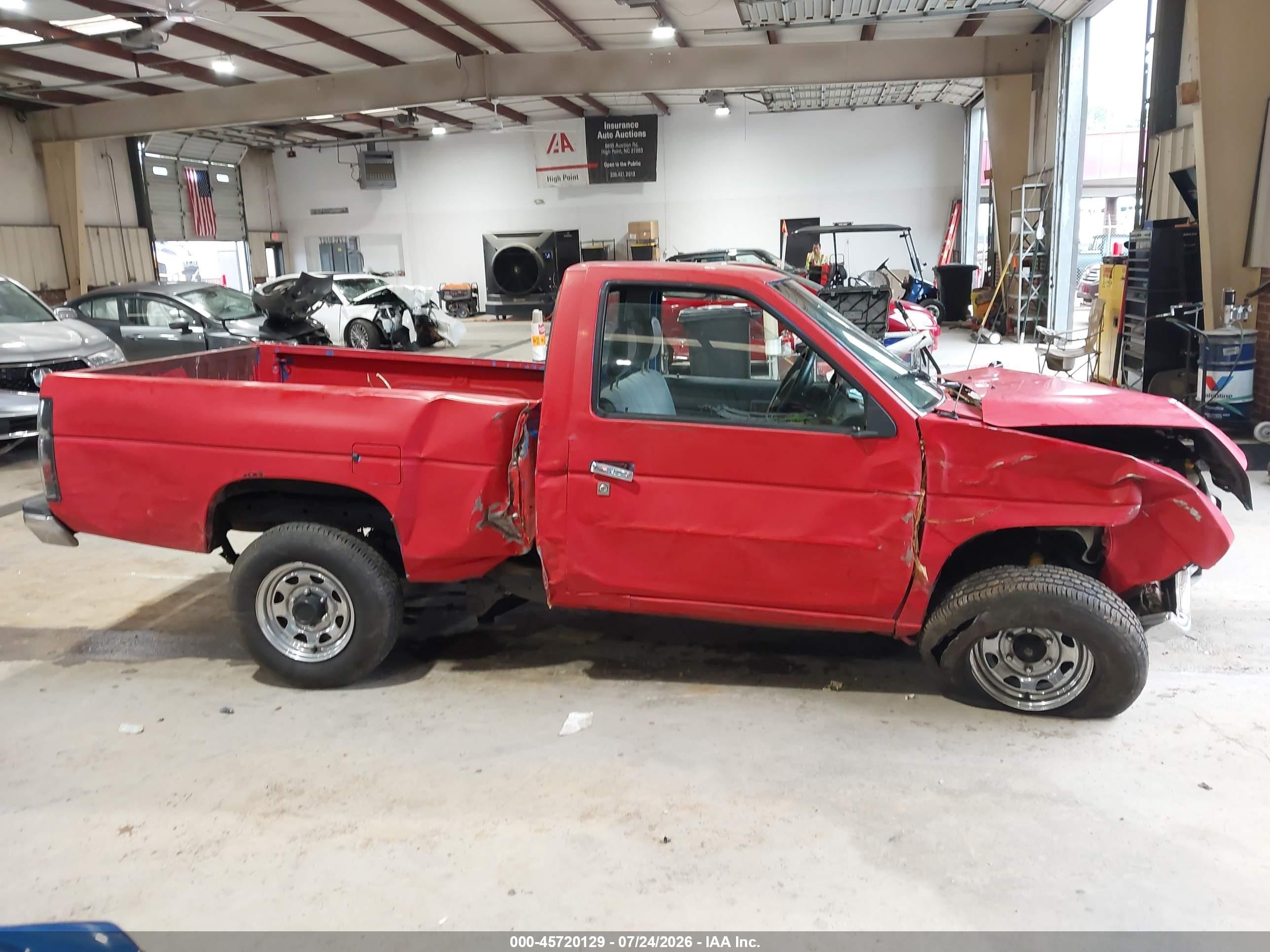 1995 Nissan Truck E/xe Red vin: 1N6SD11S7SC310065