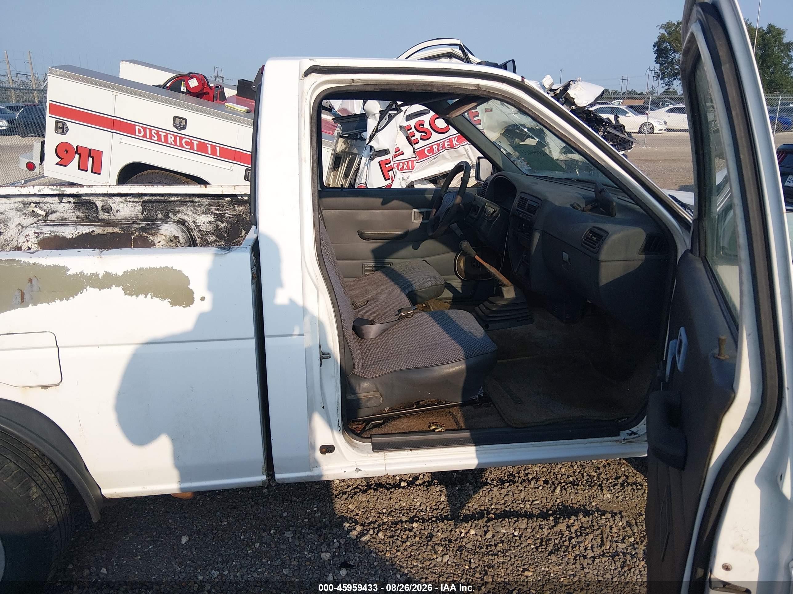 1995 Nissan Truck E/xe White vin: 1N6SD11S7SC459561