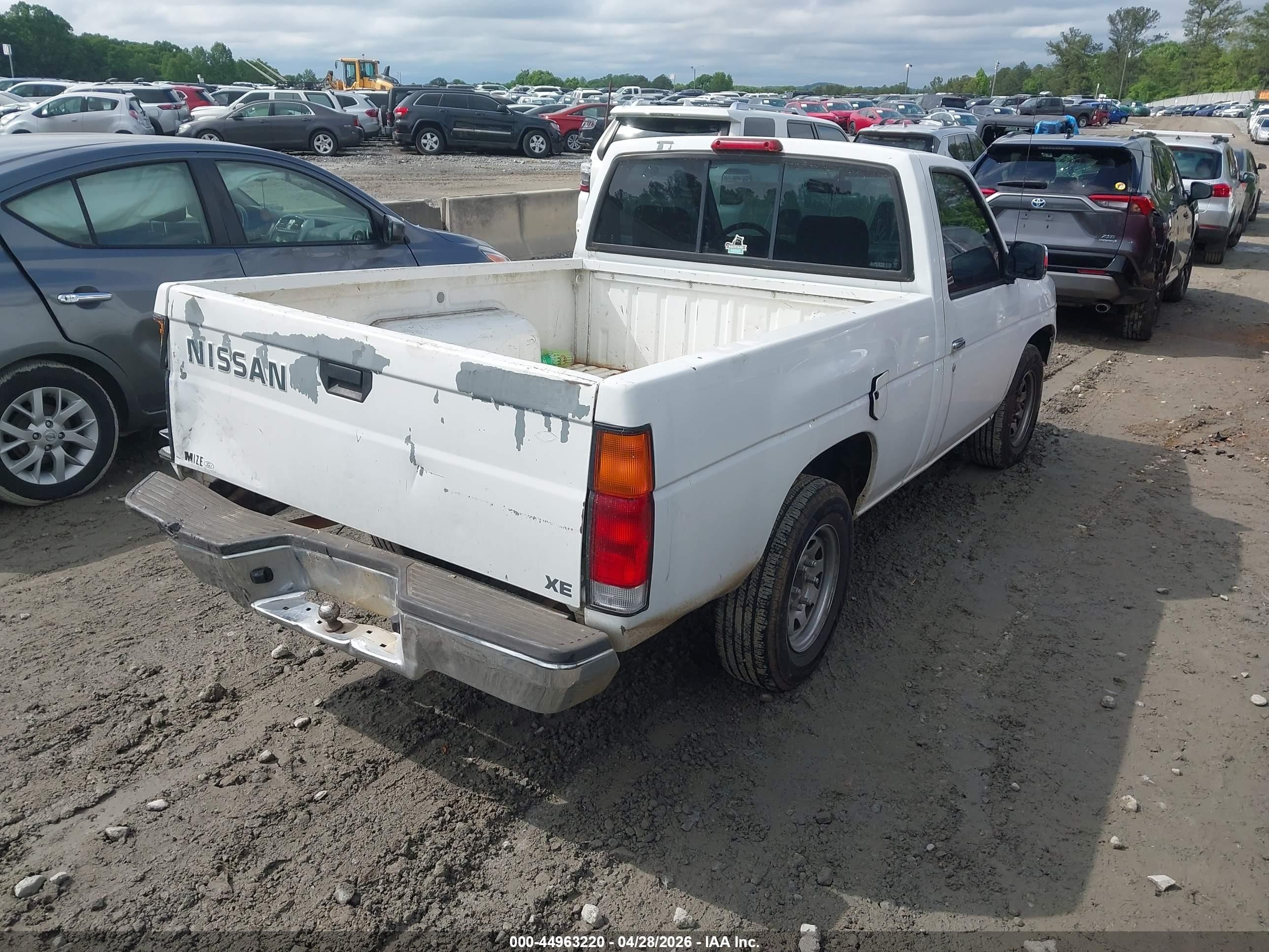 1996 Nissan Truck Xe Белый vin: 1N6SD11S7TC329555