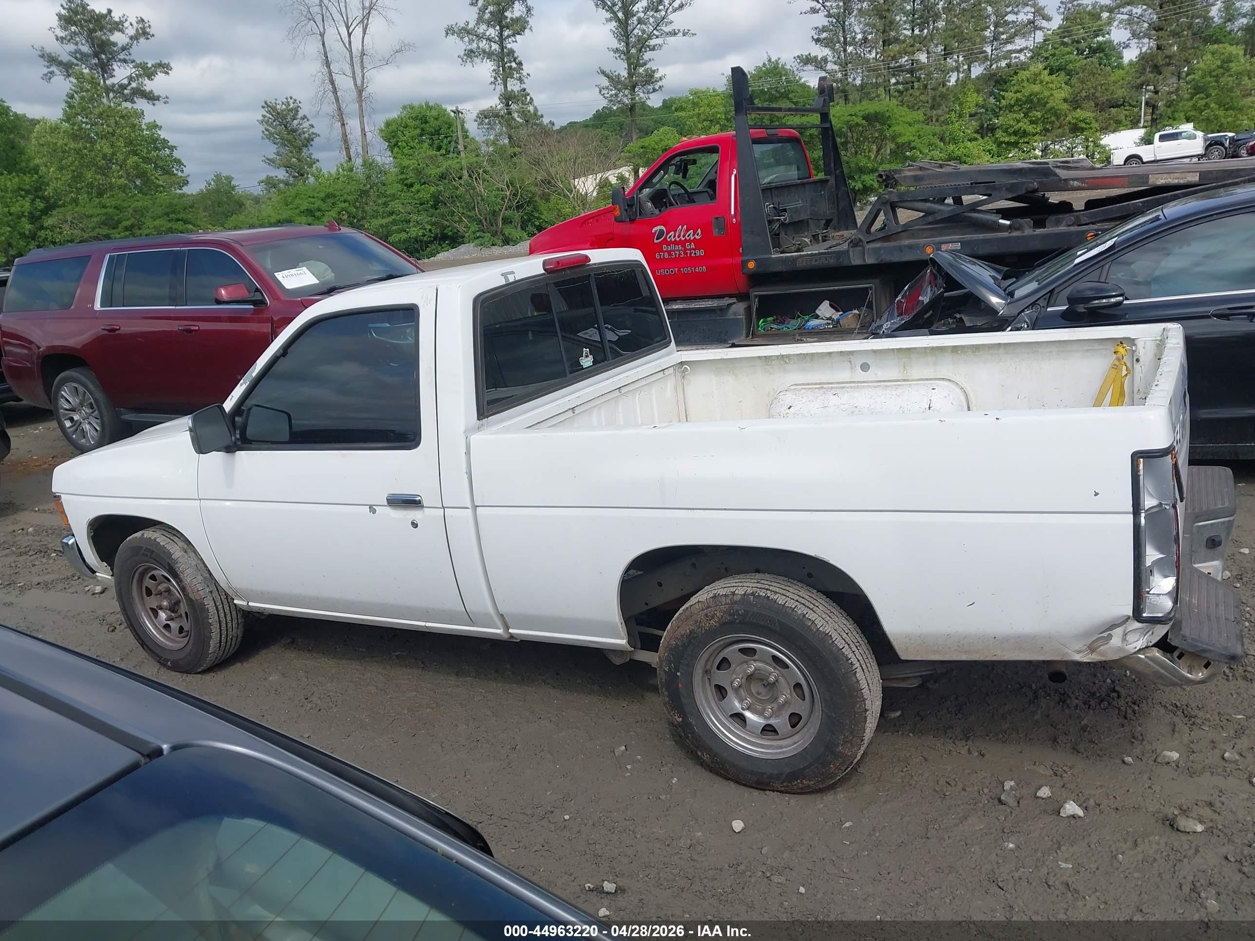 1996 Nissan Truck Xe Белый vin: 1N6SD11S7TC329555