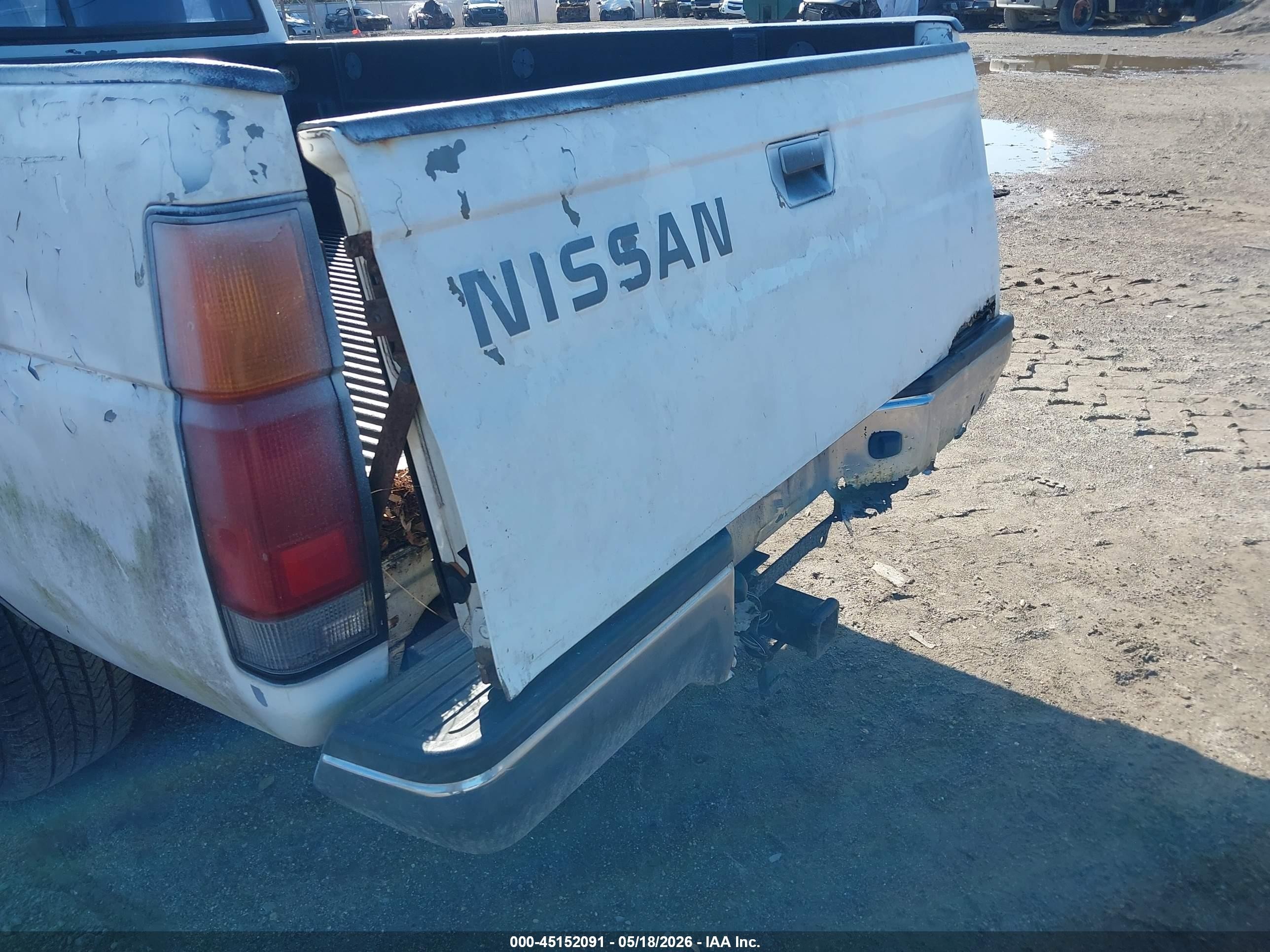 1996 Nissan Truck Xe Белый vin: 1N6SD11S7TC384085