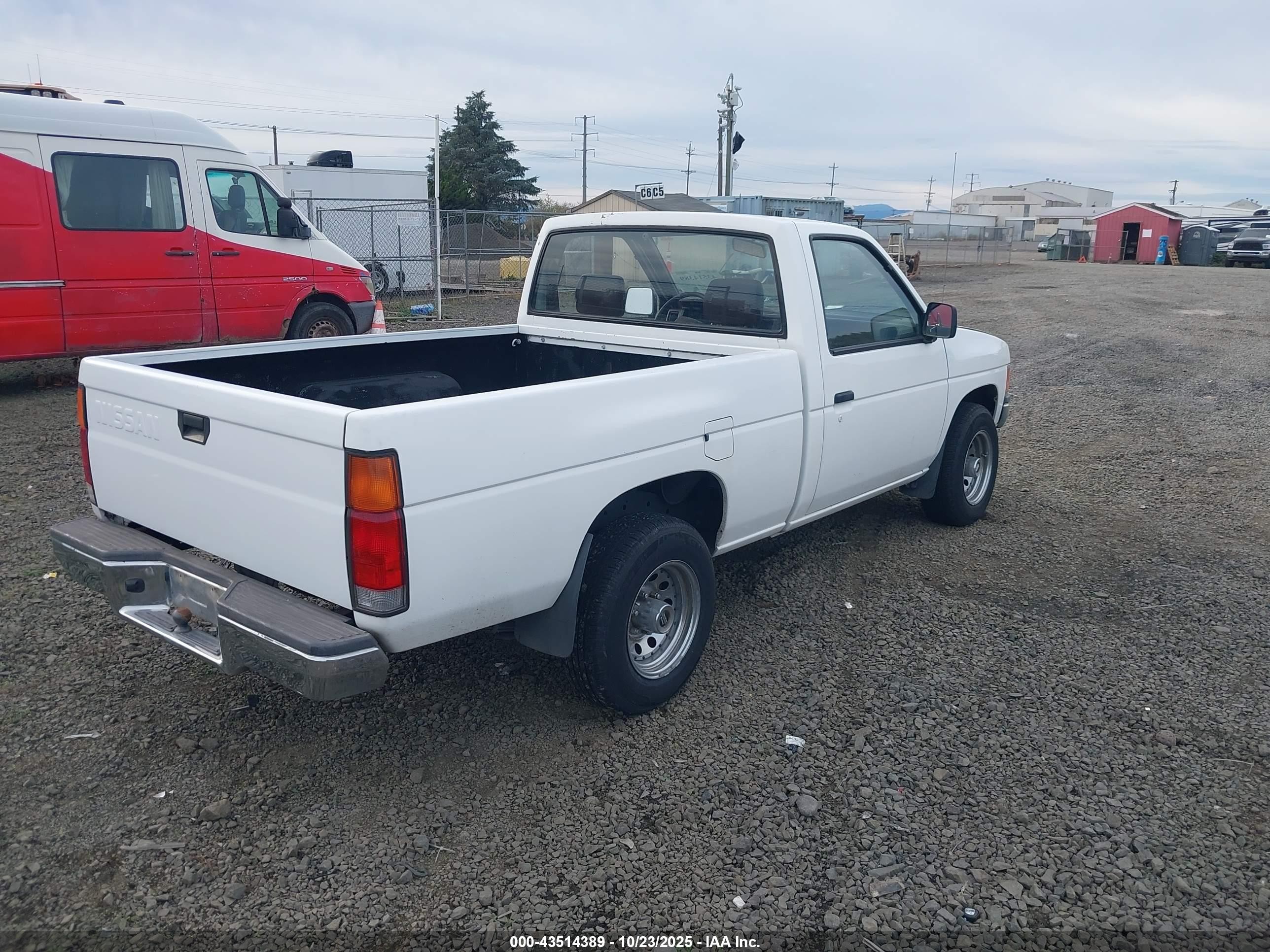1990 Nissan D21 Short Bed White vin: 1N6SD11S8LC422312
