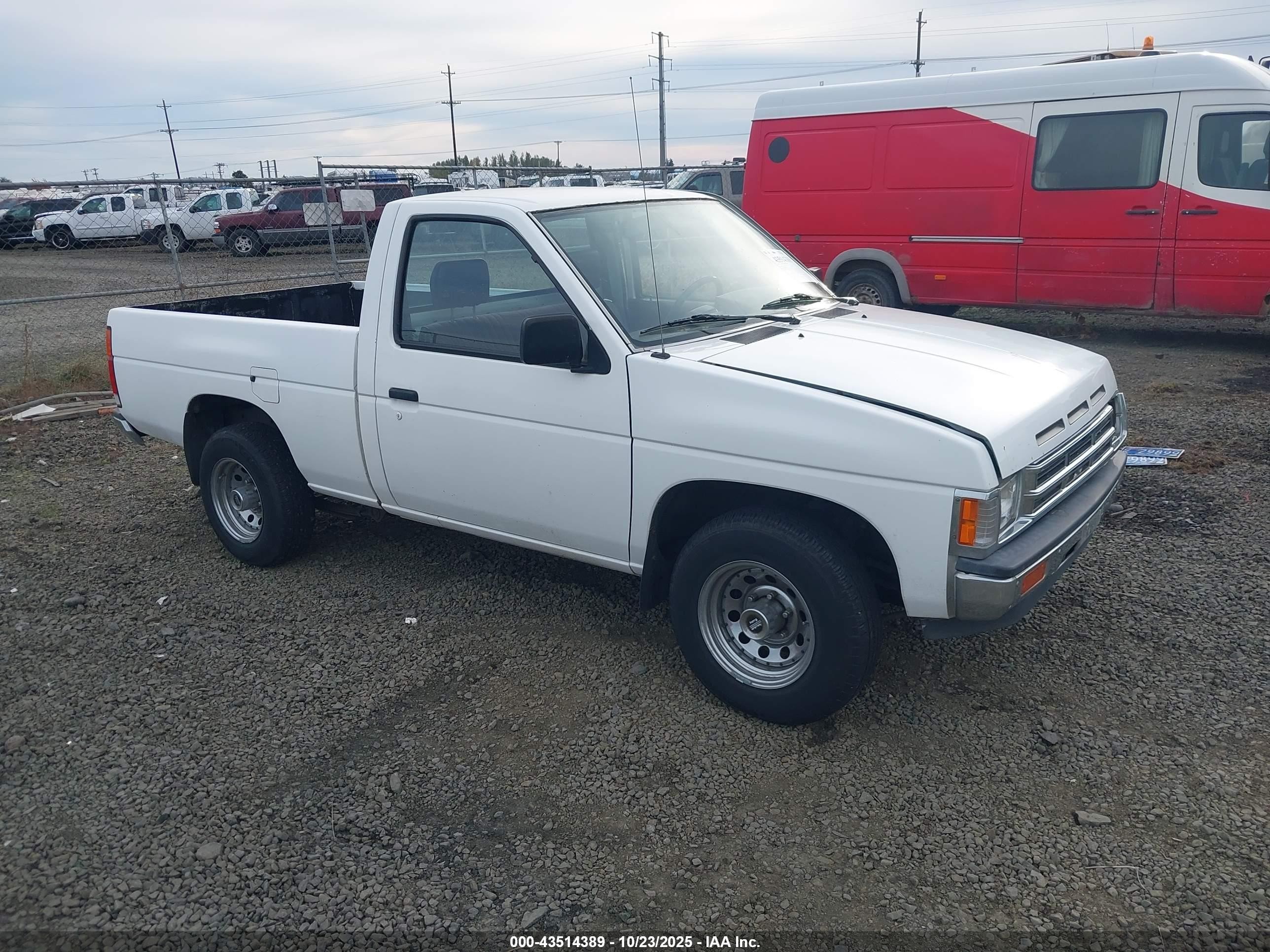 1990 Nissan D21 Short Bed White vin: 1N6SD11S8LC422312