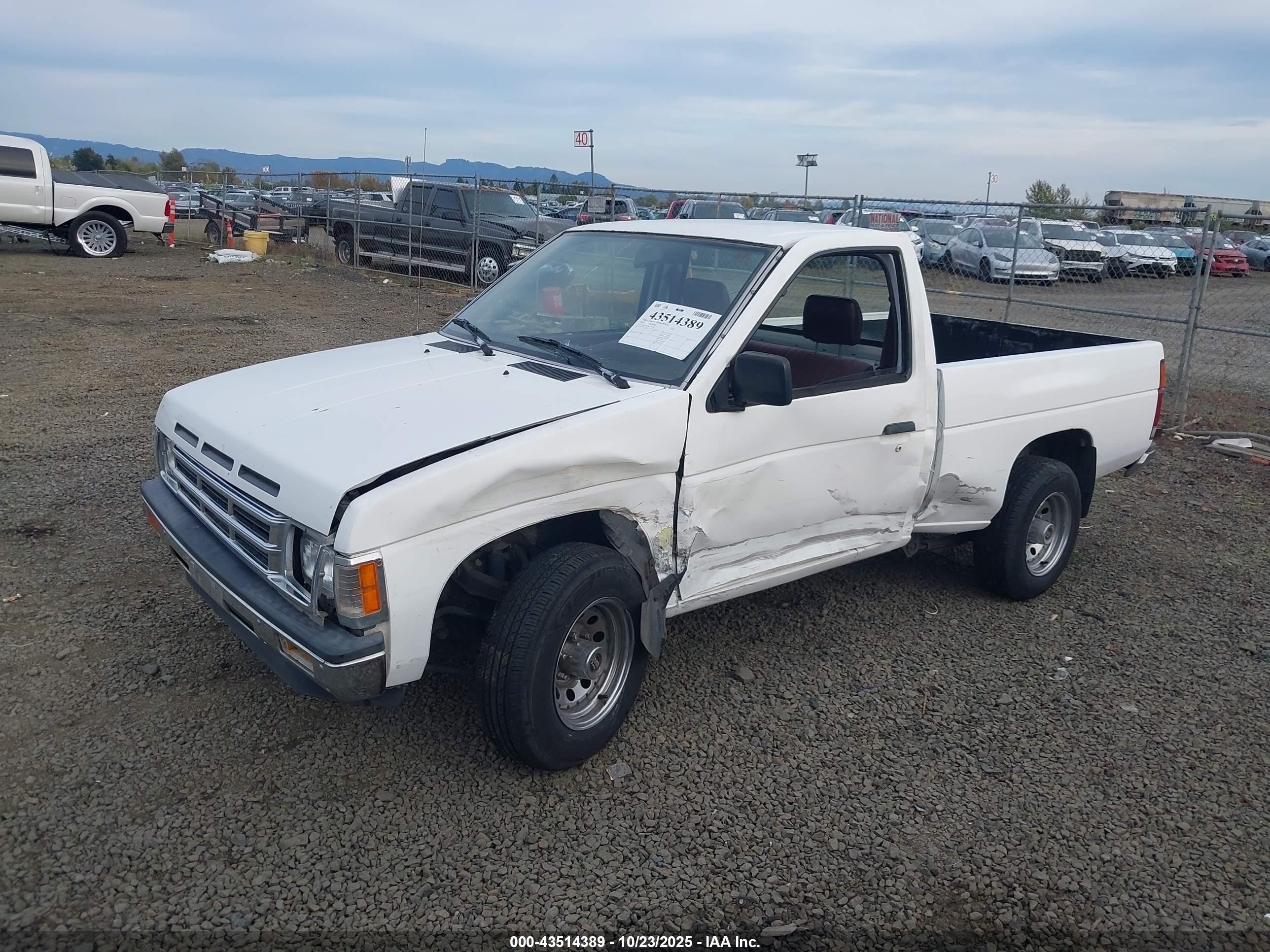 1990 Nissan D21 Short Bed White vin: 1N6SD11S8LC422312