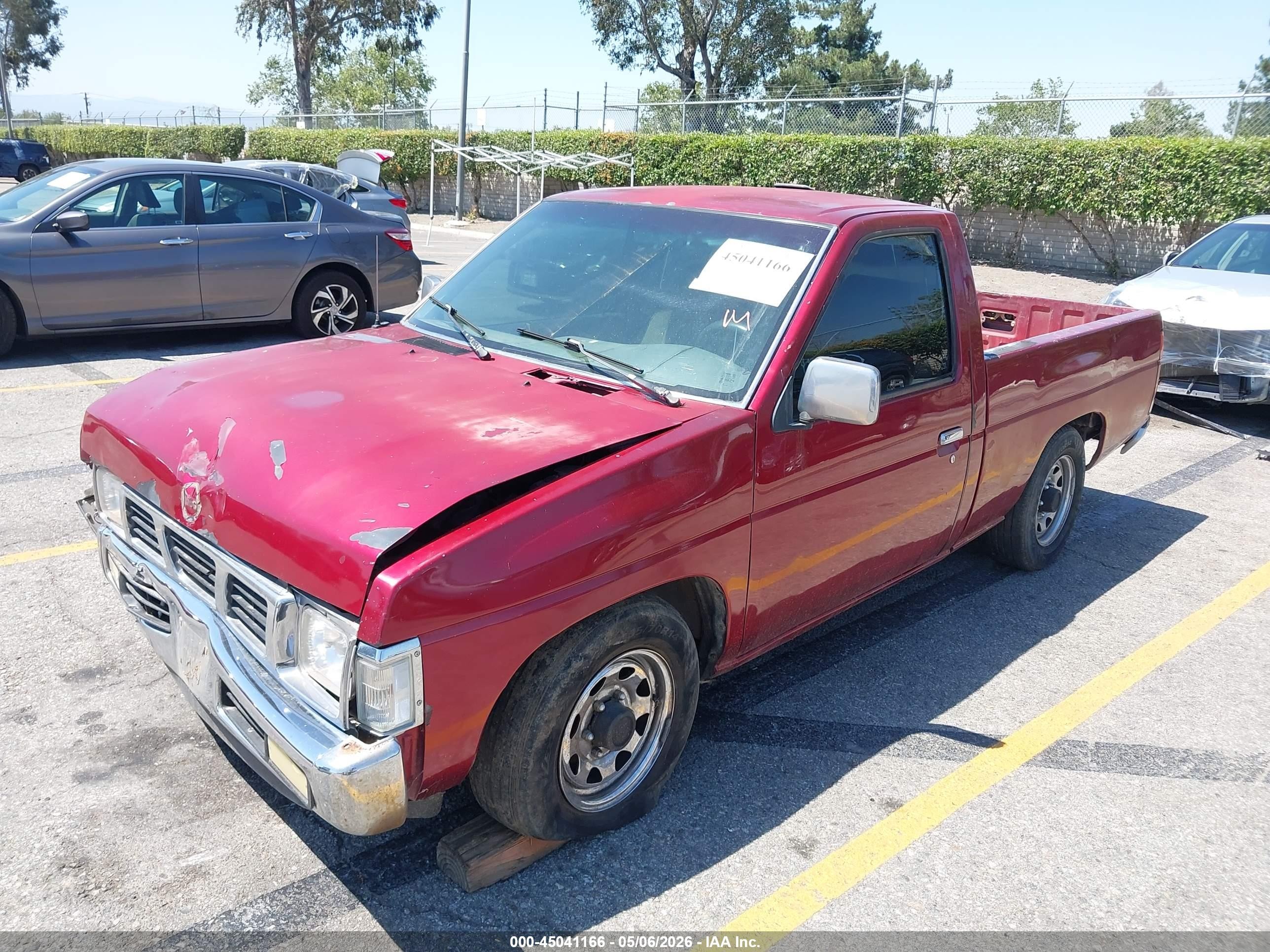 1994 Nissan Truck Xe Красный vin: 1N6SD11S8RC412825