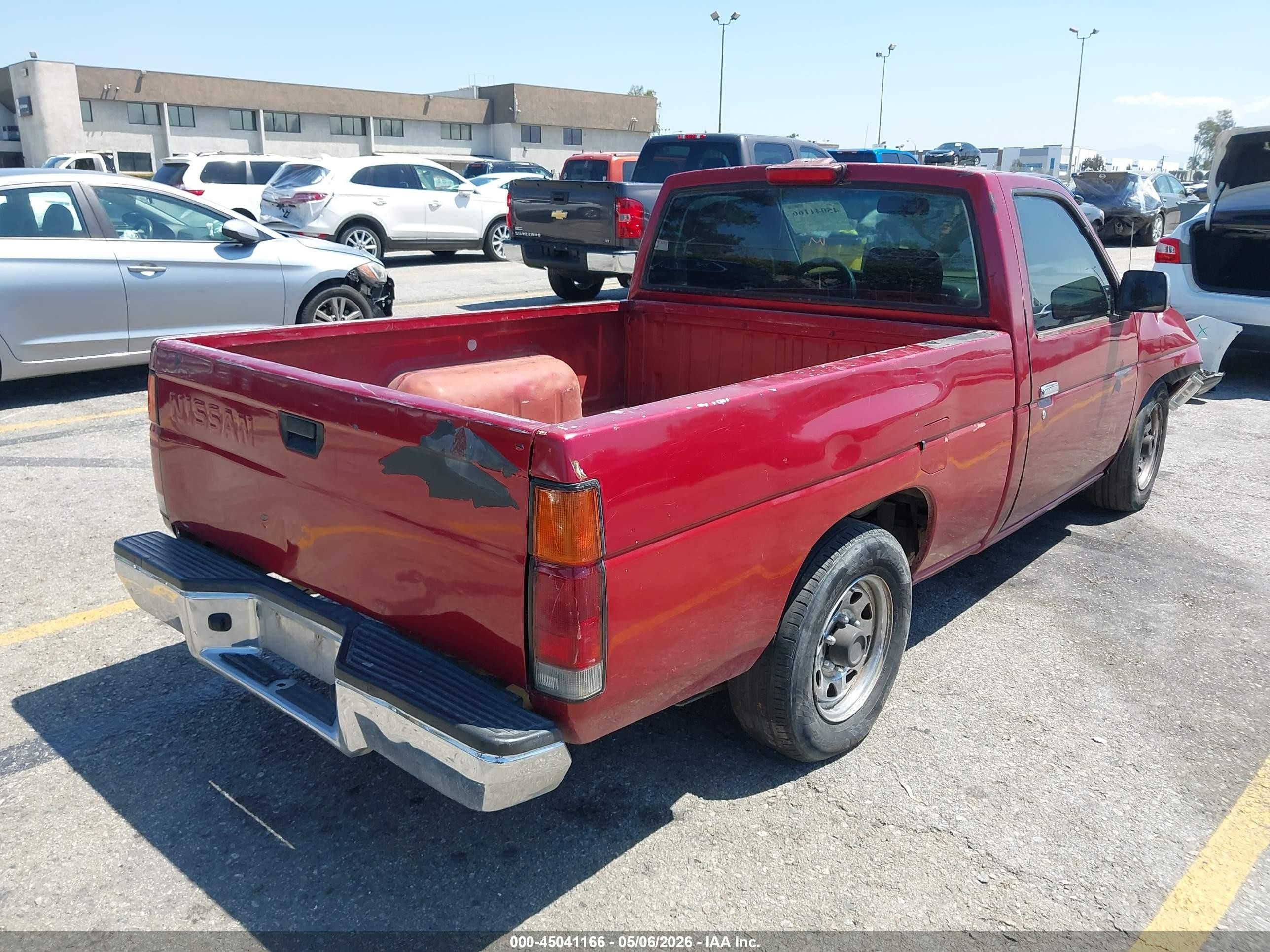 1994 Nissan Truck Xe Красный vin: 1N6SD11S8RC412825
