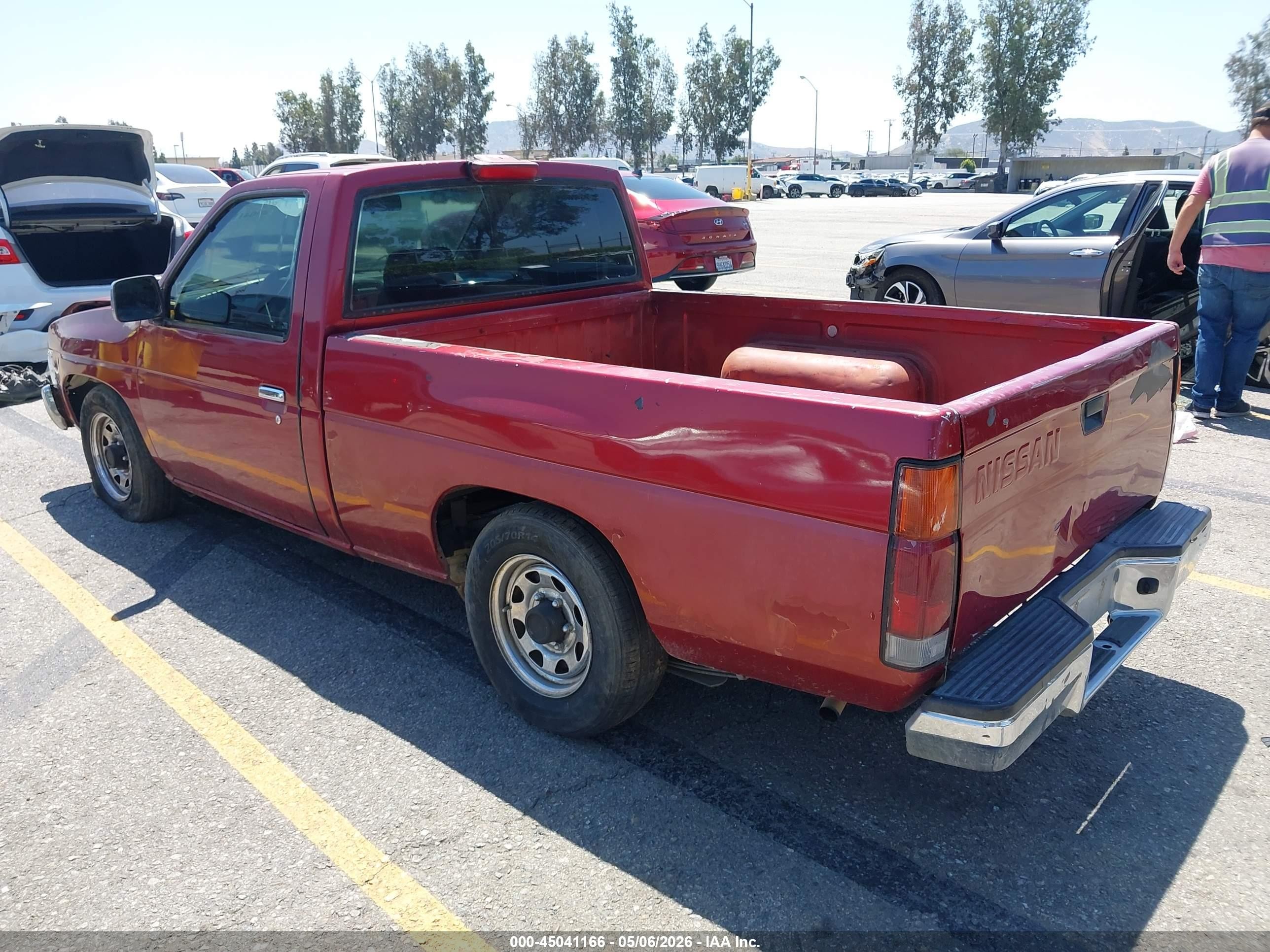 1994 Nissan Truck Xe Красный vin: 1N6SD11S8RC412825