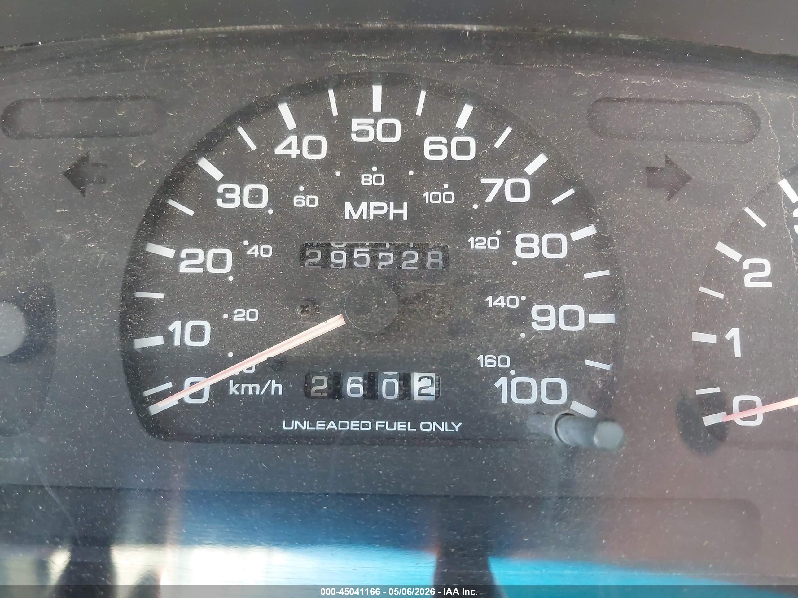 1994 Nissan Truck Xe Красный vin: 1N6SD11S8RC412825