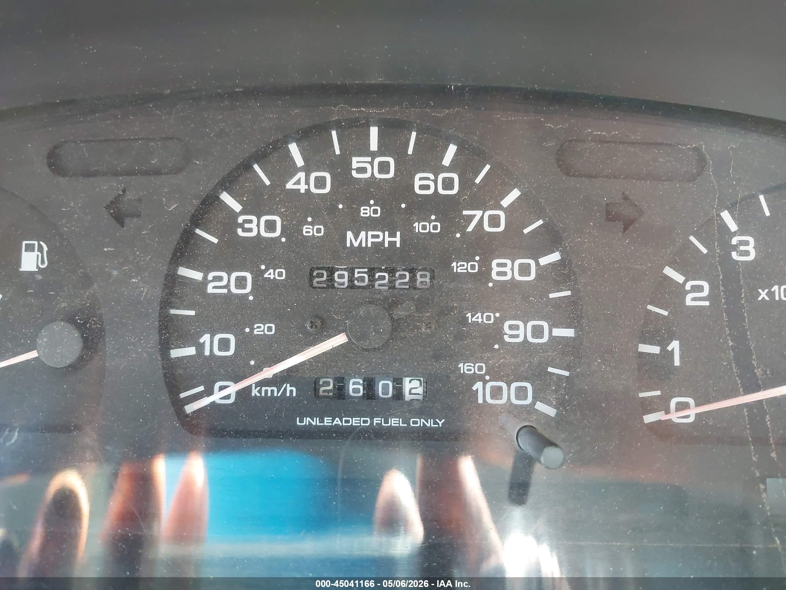1994 Nissan Truck Xe Красный vin: 1N6SD11S8RC412825
