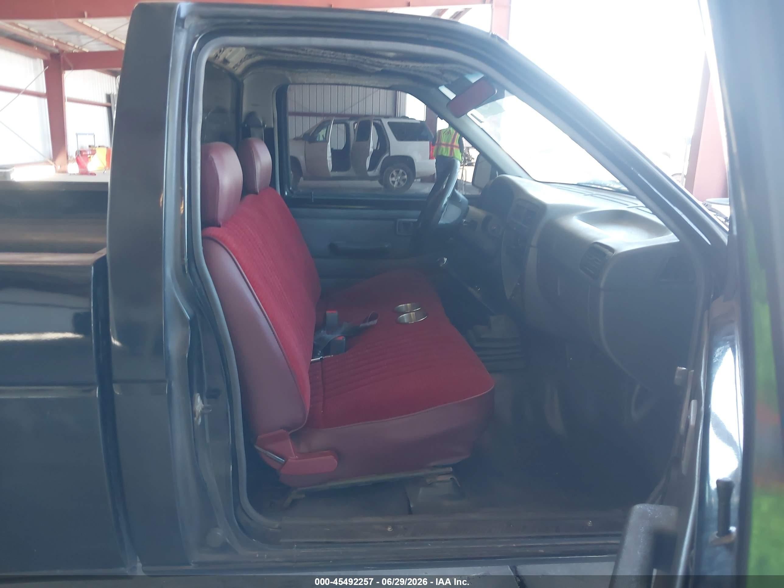 1996 Nissan Truck Xe Черный vin: 1N6SD11S8TC389943