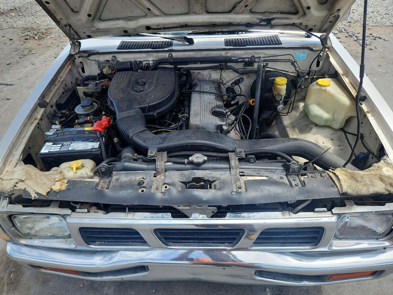 1997 Nissan Truck Base Silver vin: 1N6SD11S8VC422863